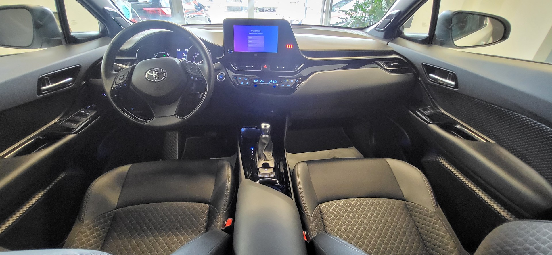 TOYOTA C-HR 1.8 HSD CVT Trend-image-5