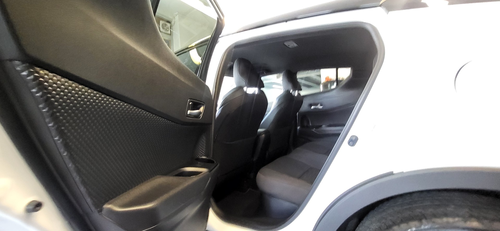 TOYOTA C-HR 1.8 HSD CVT Trend-image-9