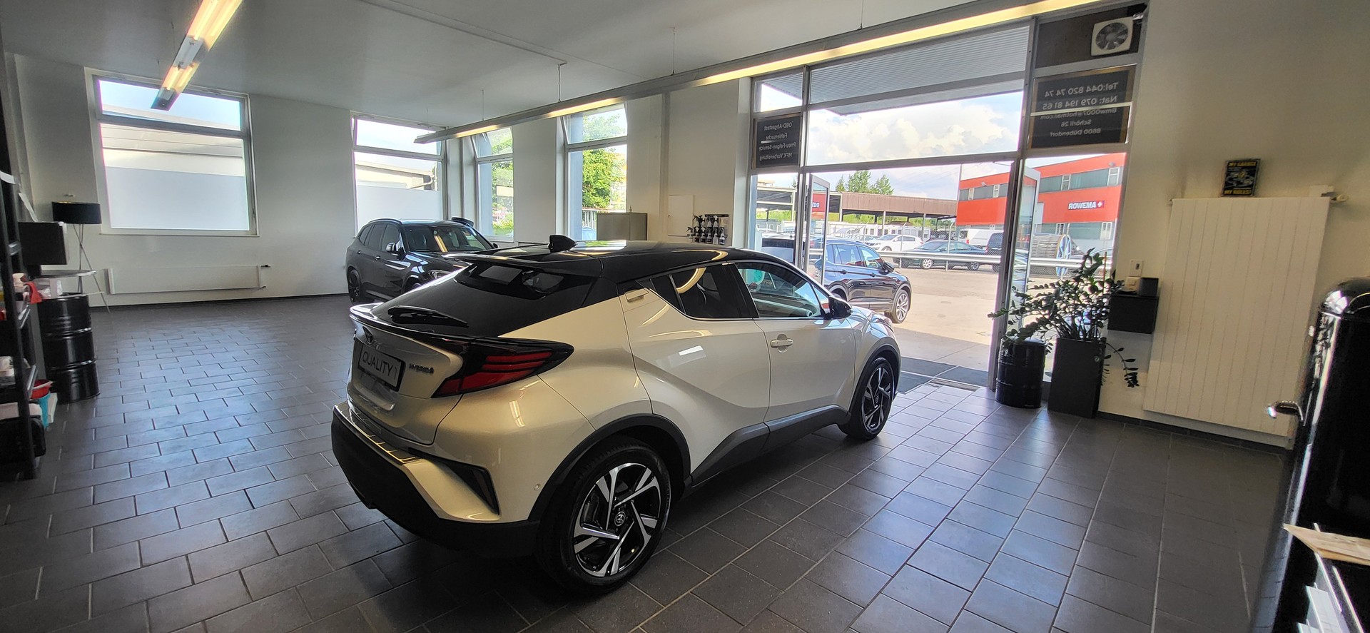 TOYOTA C-HR 1.8 HSD CVT Trend-image-12