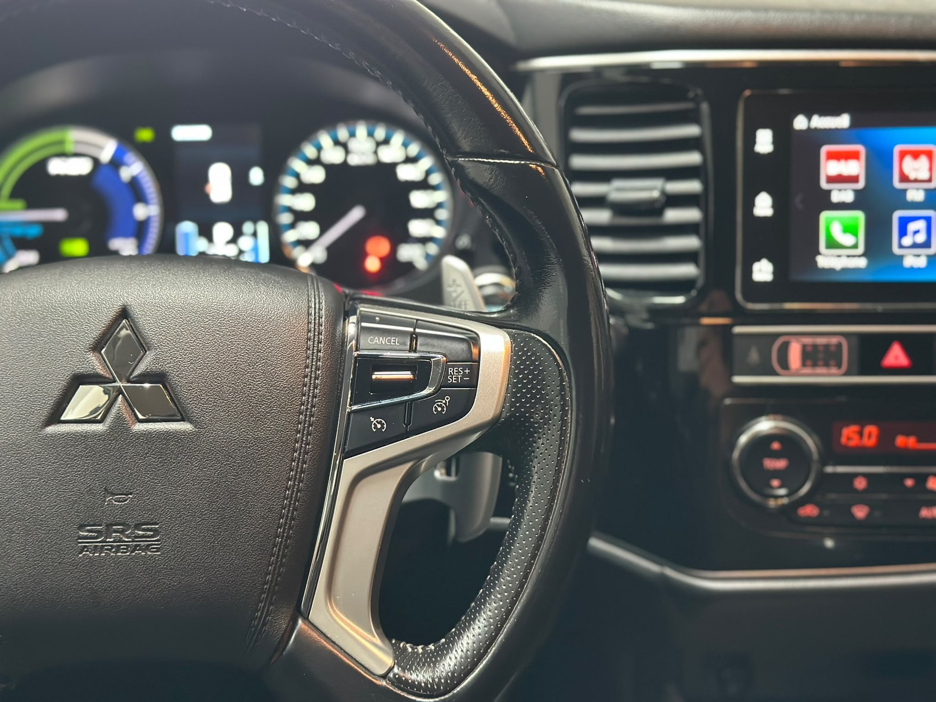 MITSUBISHI Outlander 2.4 PHEV Style 4WD Automatic-image-13