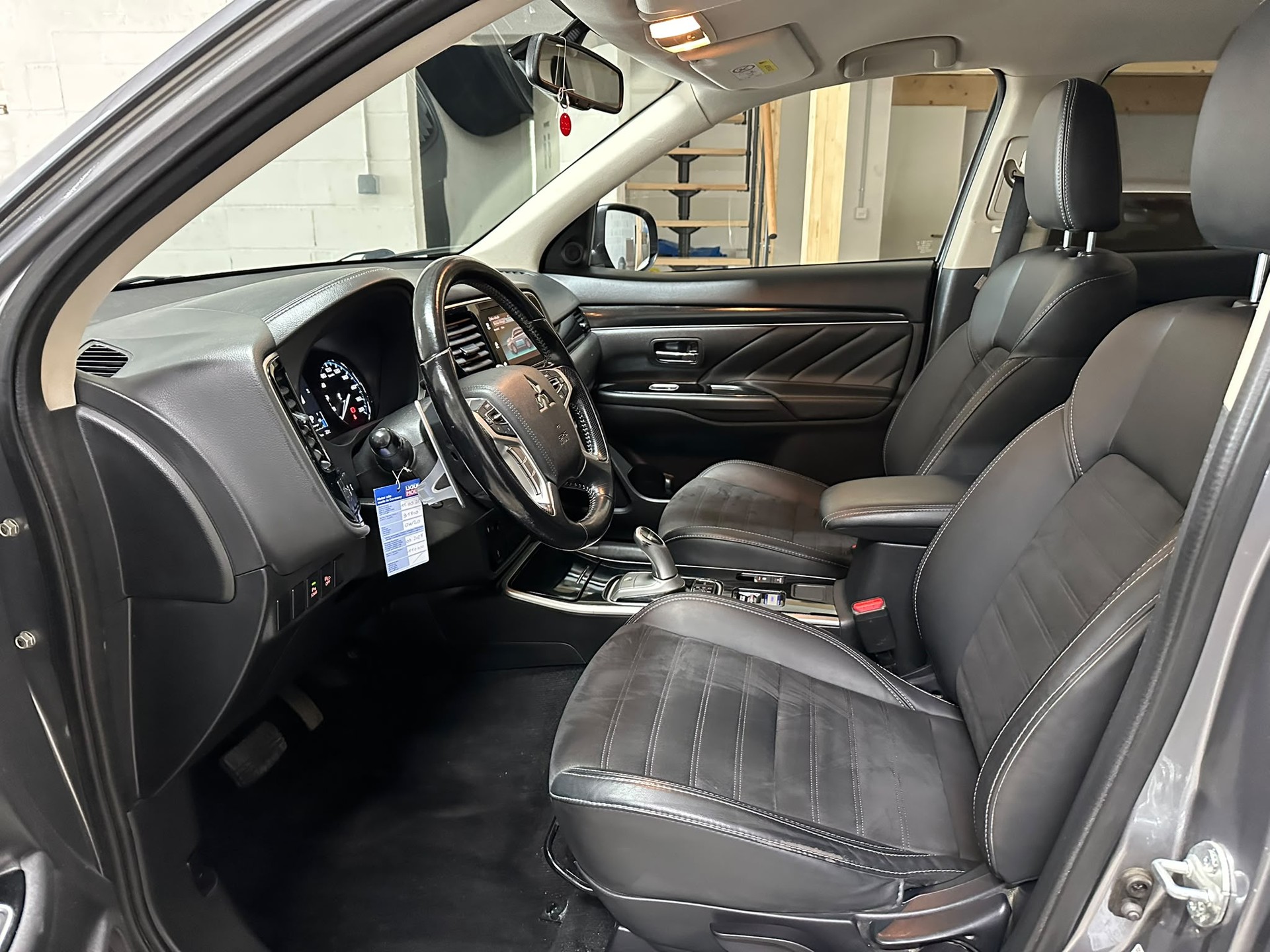 MITSUBISHI Outlander 2.4 PHEV Style 4WD Automatic-image-10