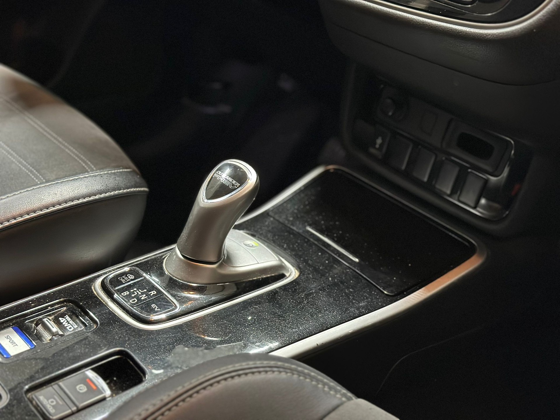 MITSUBISHI Outlander 2.4 PHEV Style 4WD Automatic-image-10