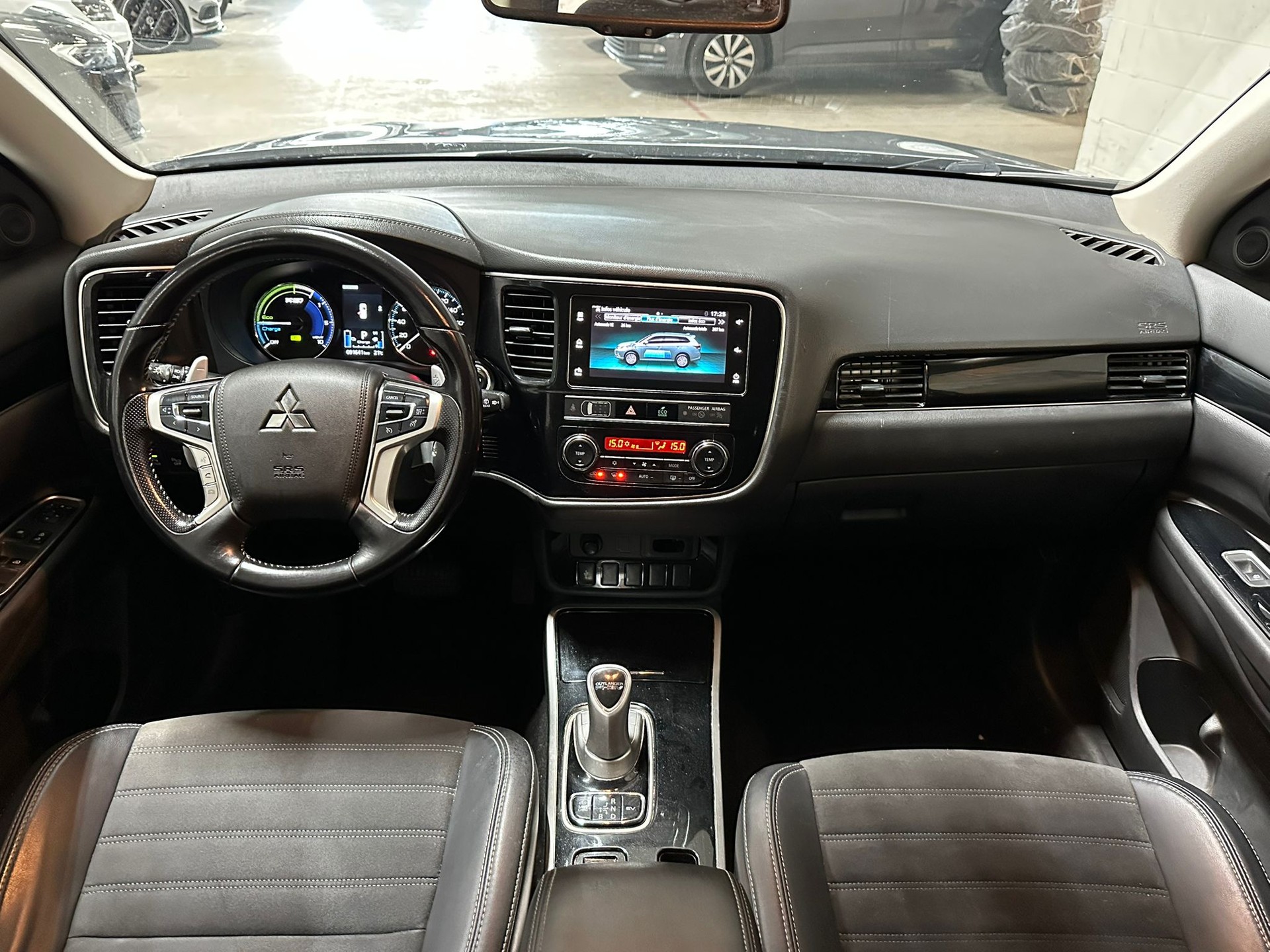 MITSUBISHI Outlander 2.4 PHEV Style 4WD Automatic-image-6