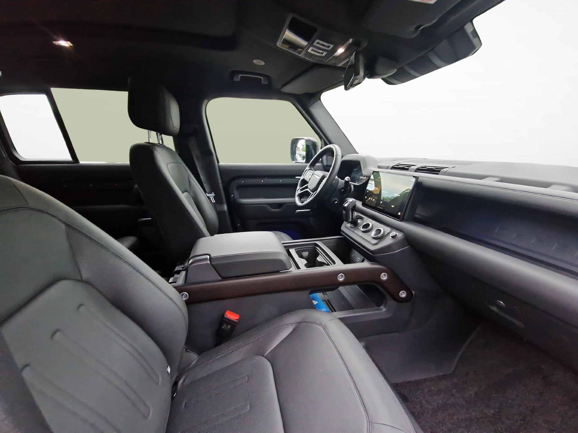 LAND ROVER Defender 110 3.0 D I6 300 X-image-9