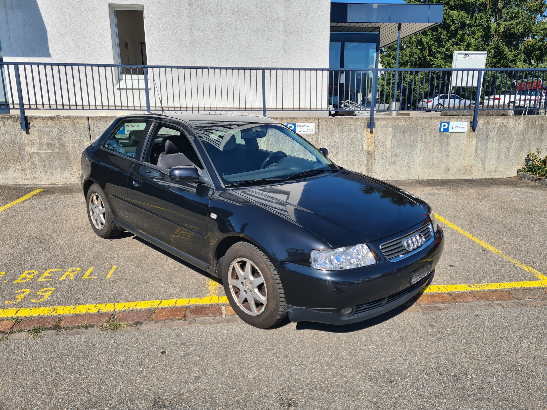 AUDI A3 1.8 T Attraction-image-0