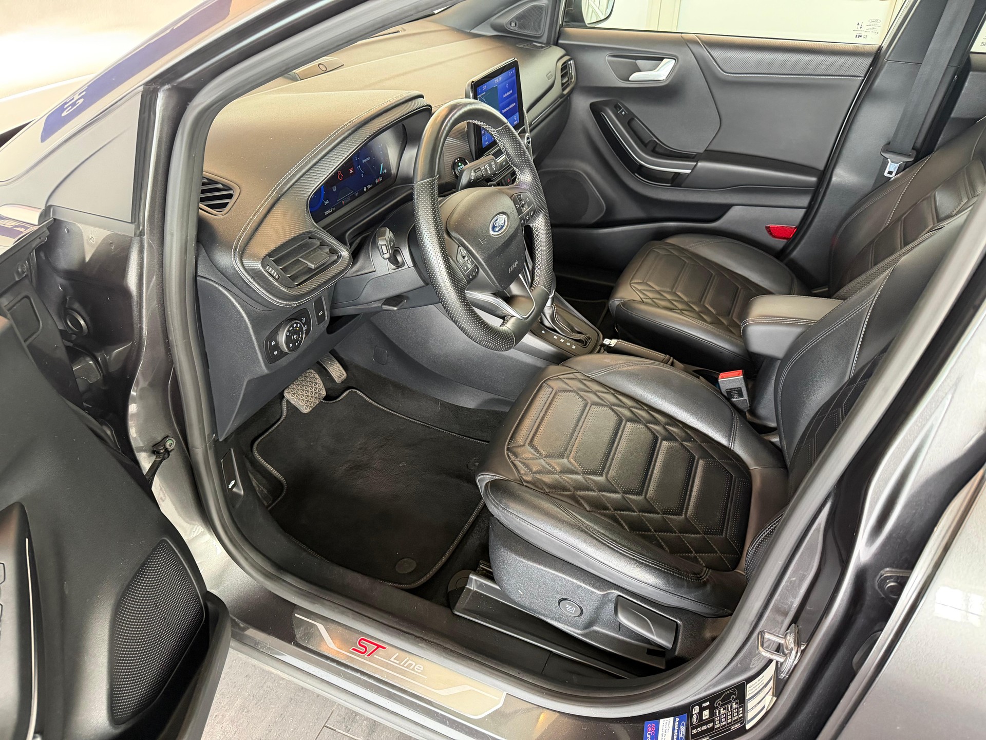 FORD Puma 1.0 EcoB Hybrid 155 ST-Line Vignale-image-7