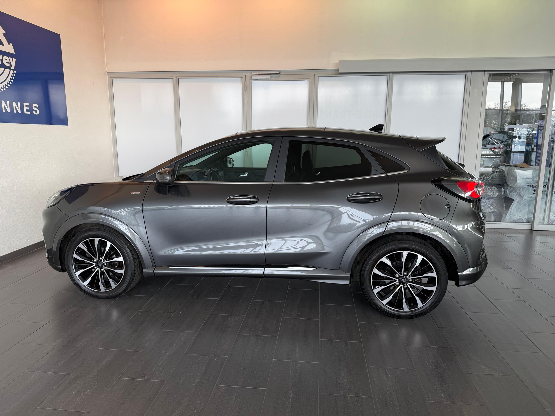 FORD Puma 1.0 EcoB Hybrid 155 ST-Line Vignale-image-5