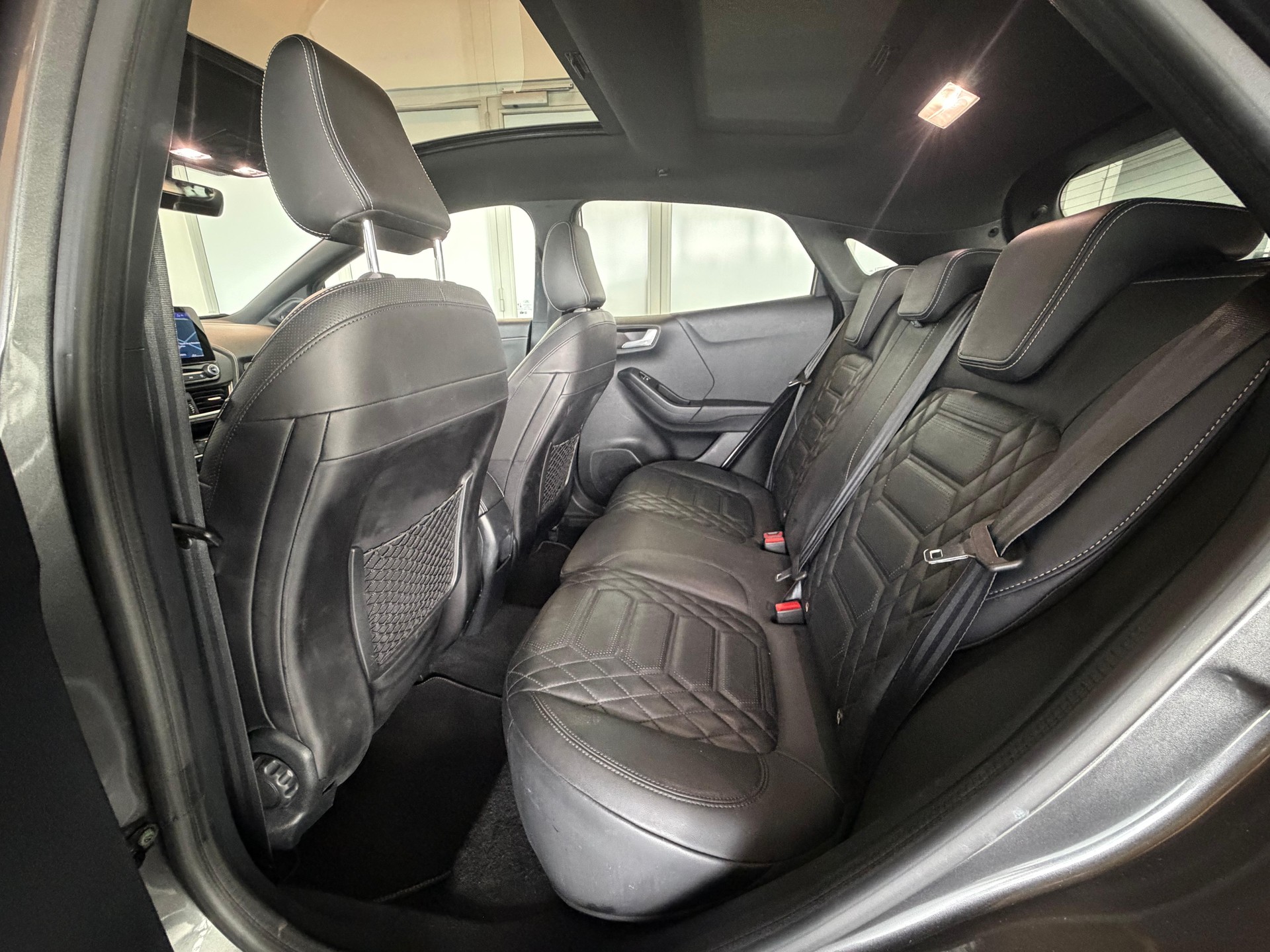 FORD Puma 1.0 EcoB Hybrid 155 ST-Line Vignale-image-17