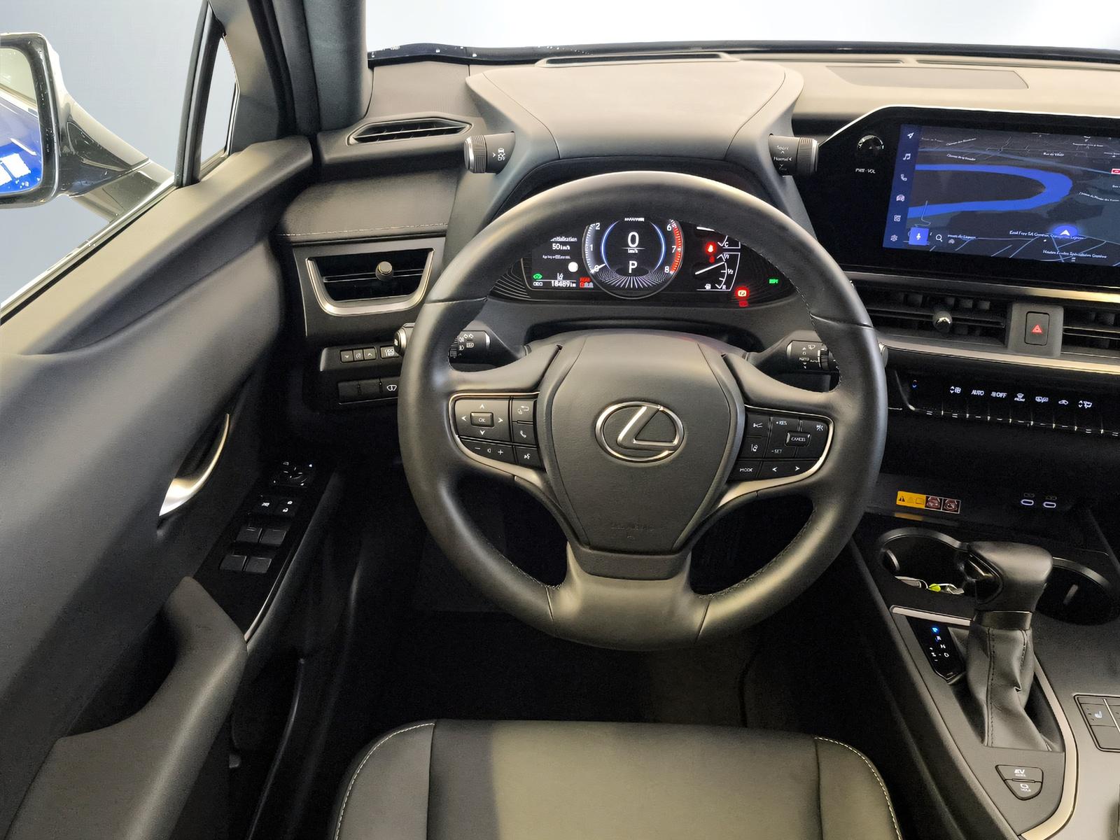 LEXUS UX 250h F-Line-image-3