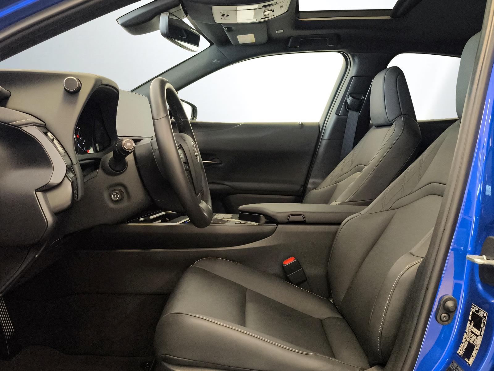 LEXUS UX 250h F-Line-image-2