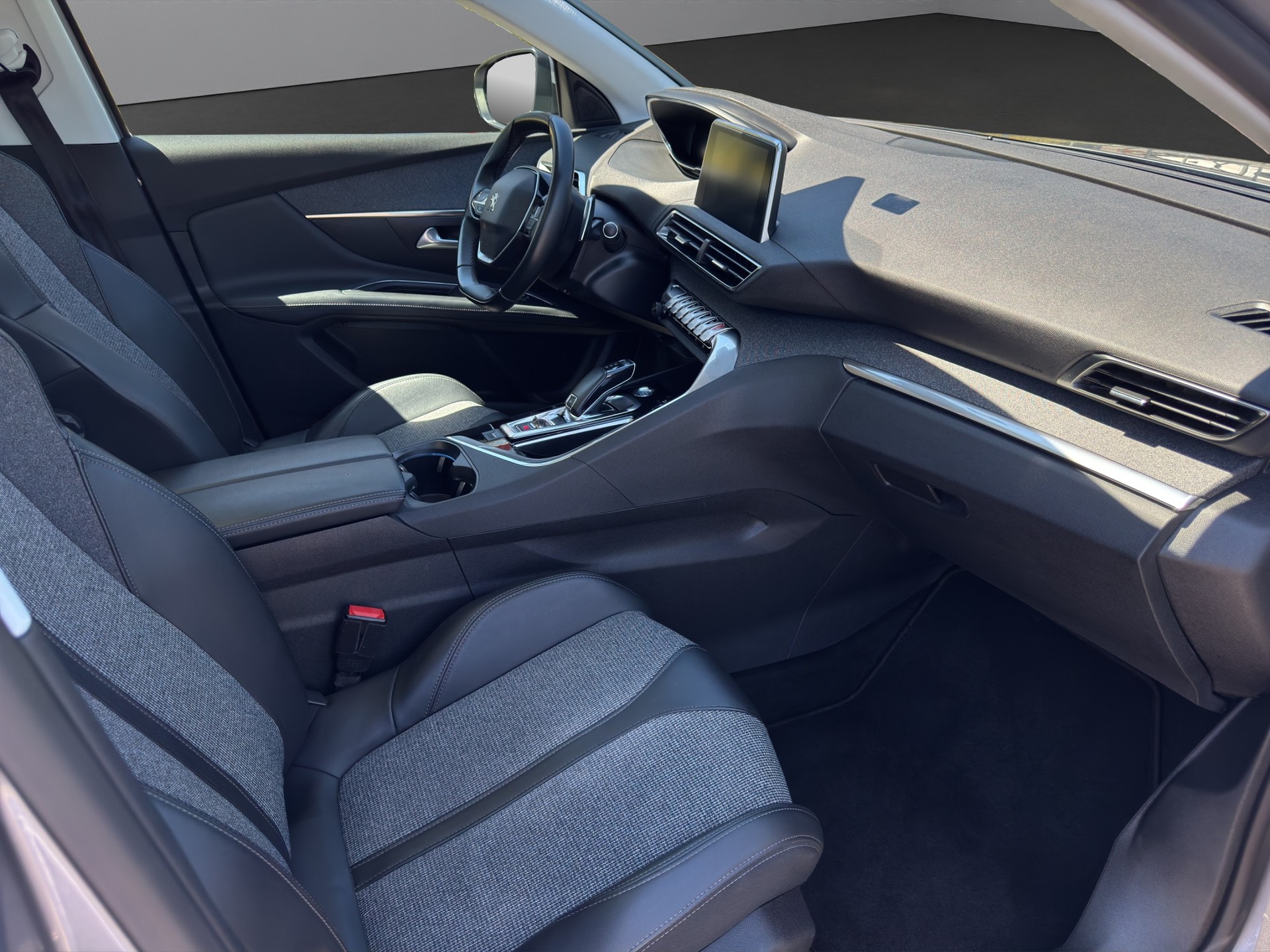 PEUGEOT 3008 1.5 BlueHDi Allure EAT-image-10