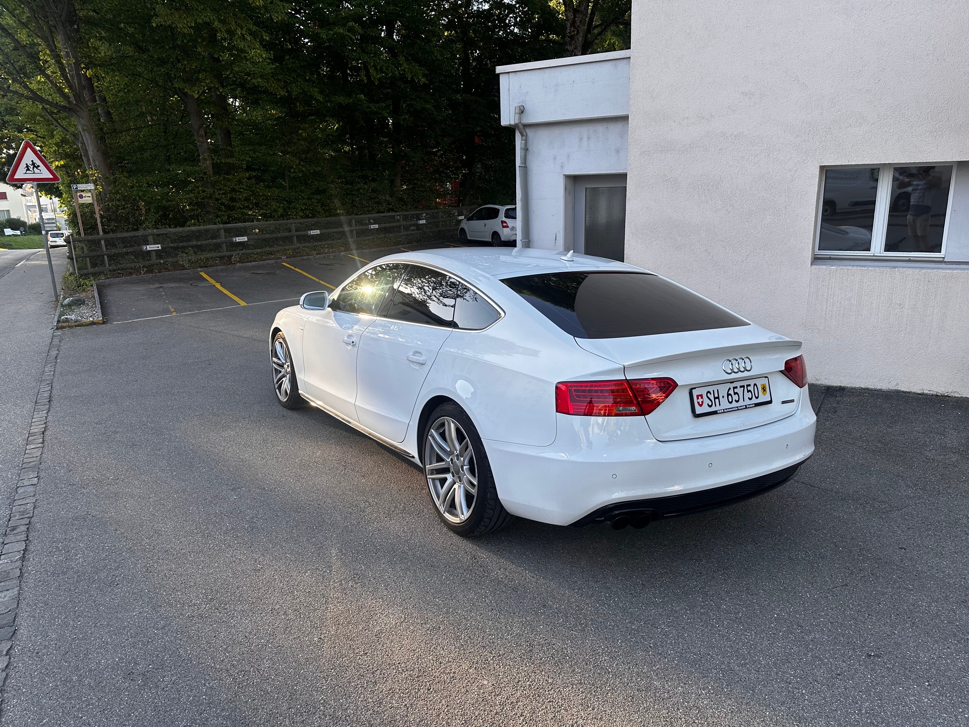 AUDI 2.0 TDI 190 quattro S-Tronic-image-2
