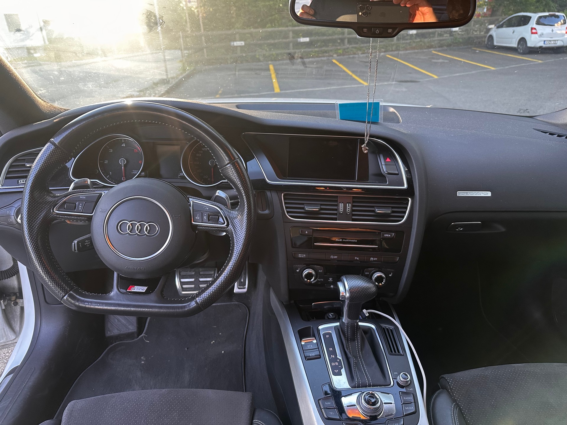 AUDI 2.0 TDI 190 quattro S-Tronic-image-3