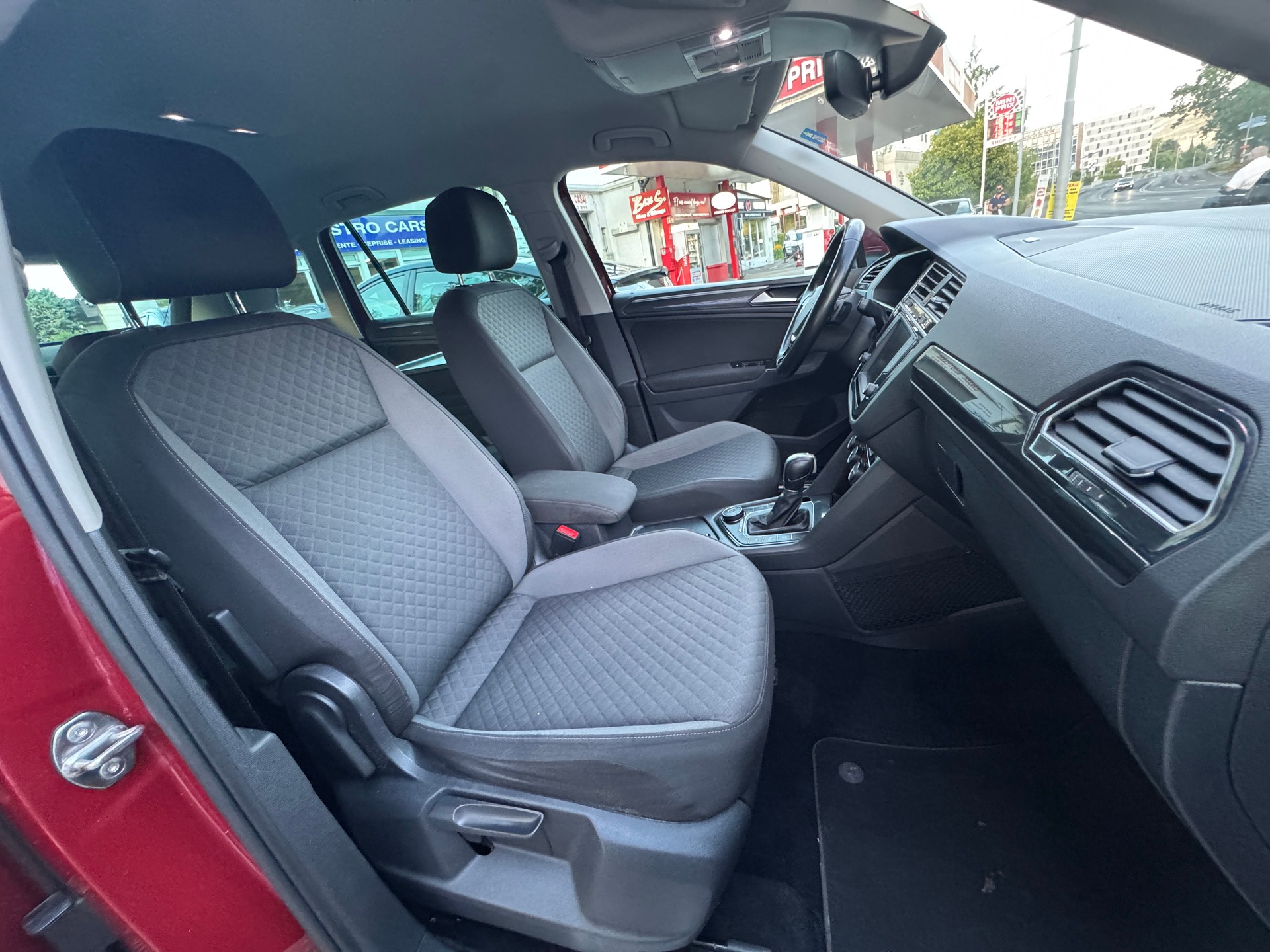VW Tiguan 2.0 TDI SCR Comfortline 4Motion DSG-image-7