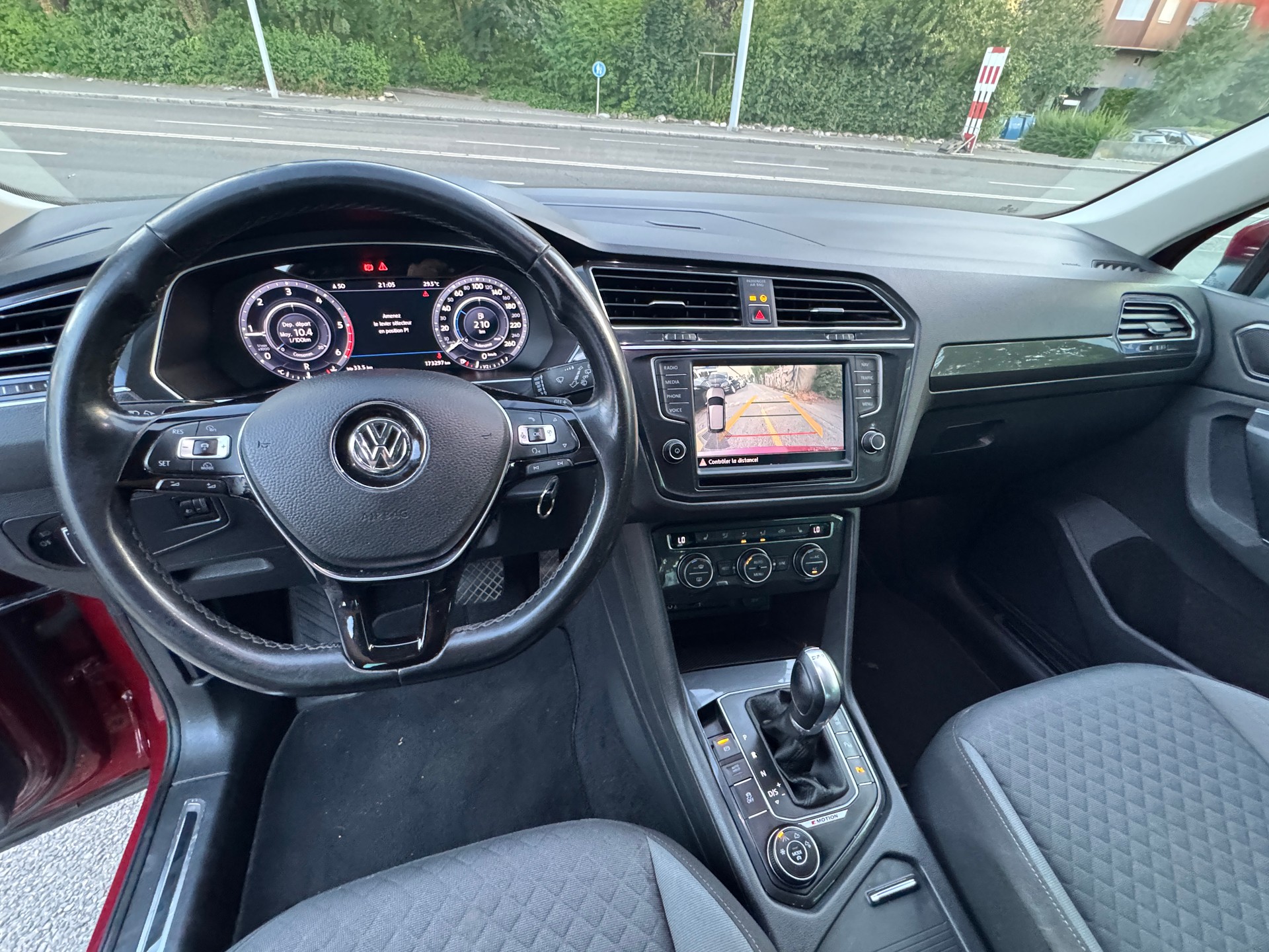VW Tiguan 2.0 TDI SCR Comfortline 4Motion DSG-image-10