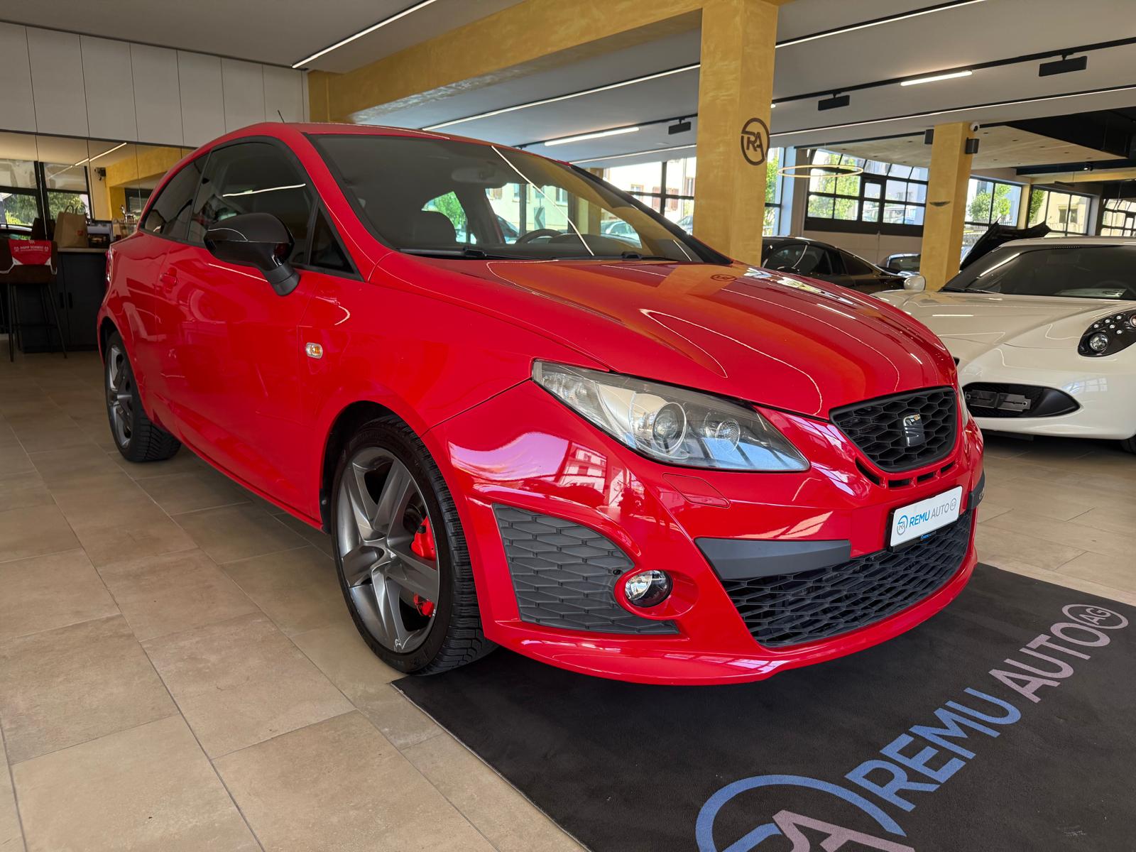 SEAT Ibiza SC 1.4 TSI Cupra DSG-image-0