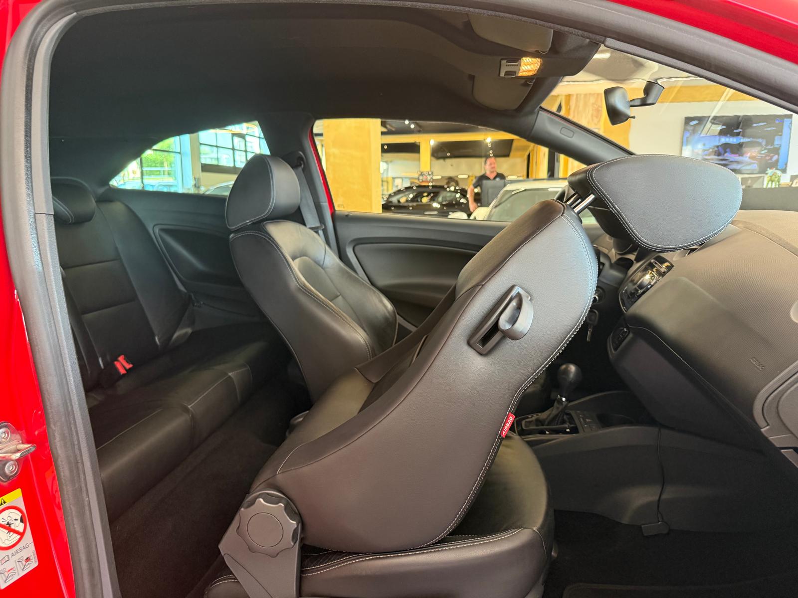 SEAT Ibiza SC 1.4 TSI Cupra DSG-image-17