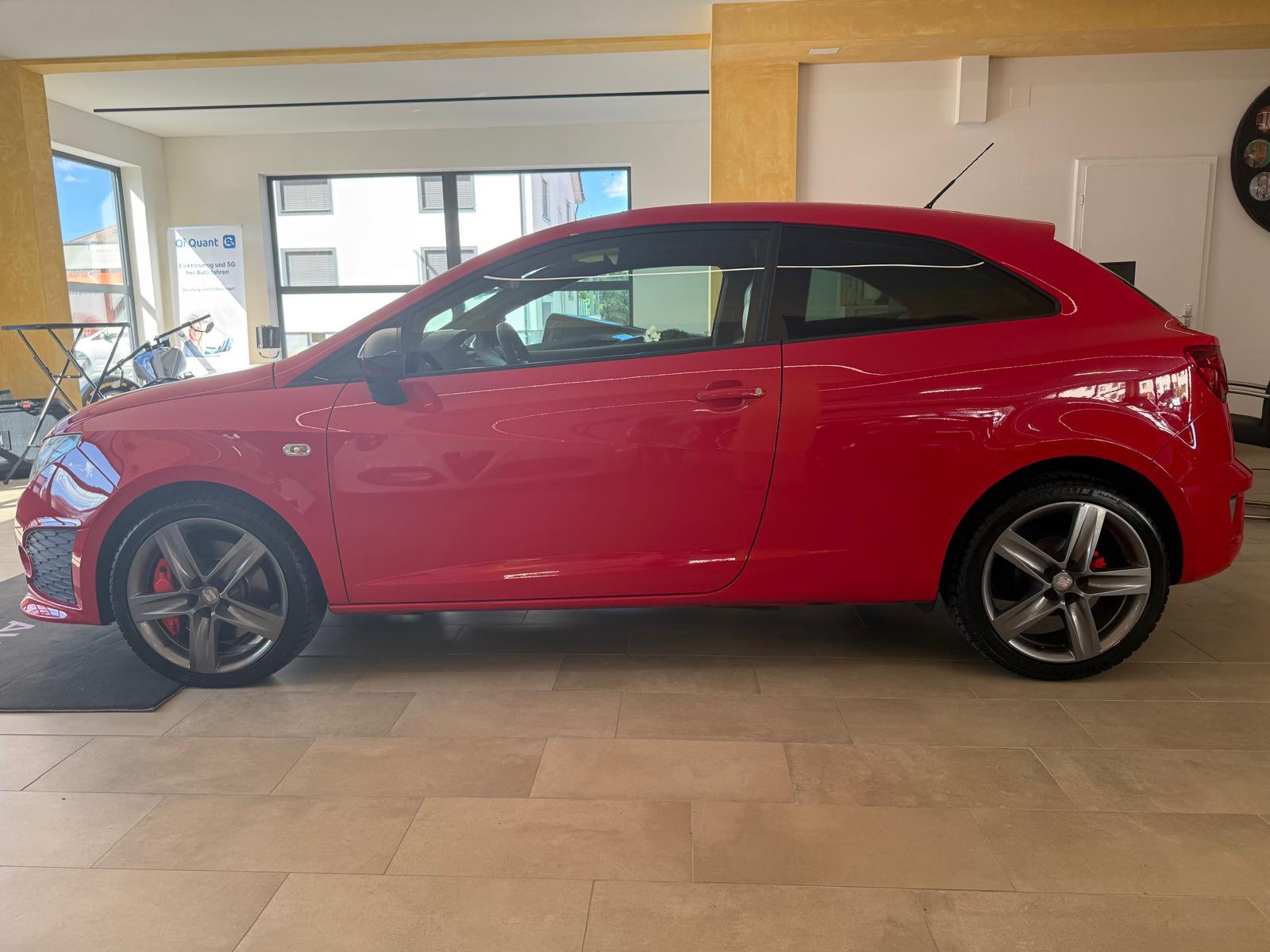 SEAT Ibiza SC 1.4 TSI Cupra DSG-image-6