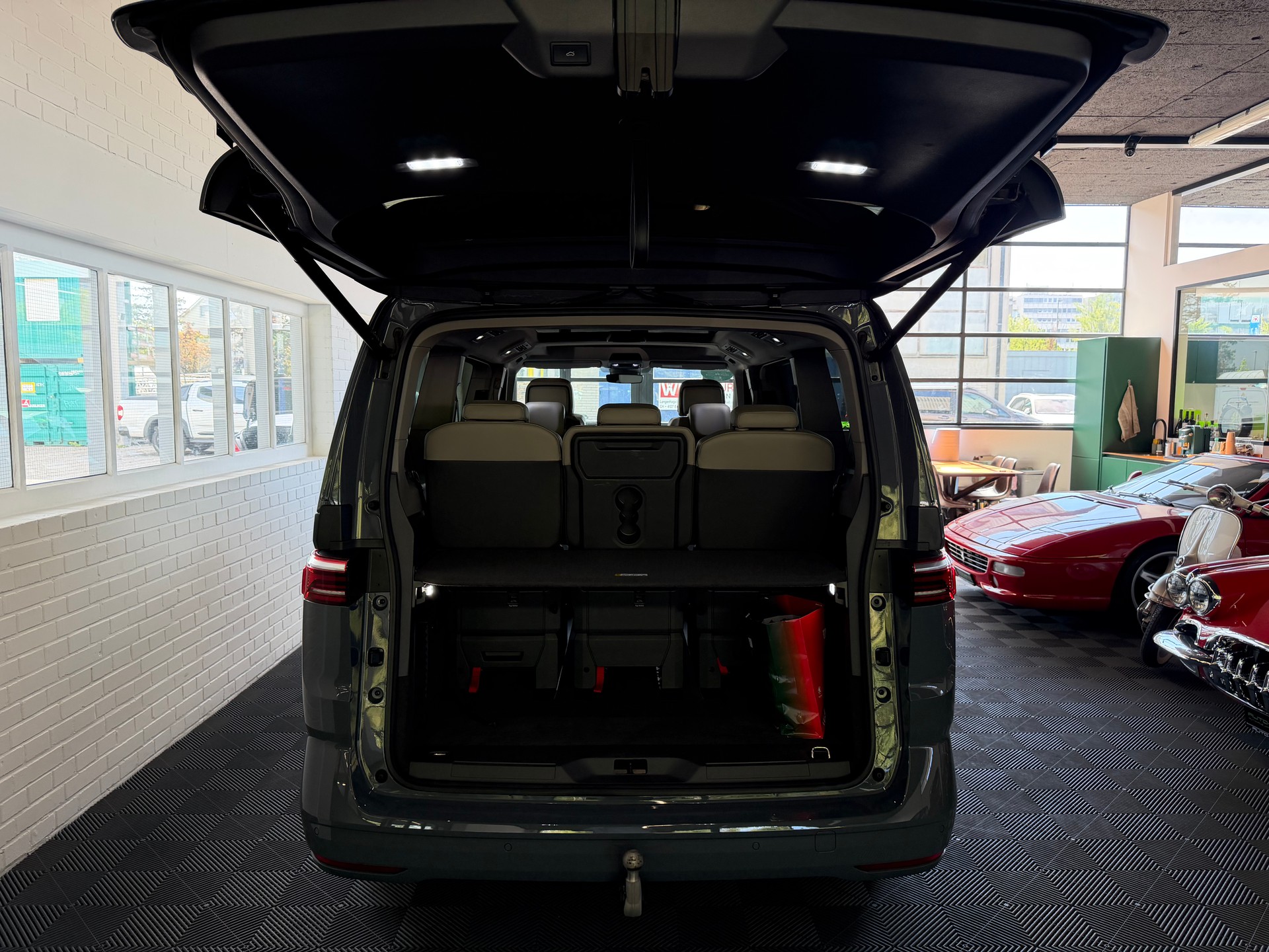 VW Multivan 2.0 TSI 204 PS '' EDITION '' LEDER ''Life DSG Lang-image-13