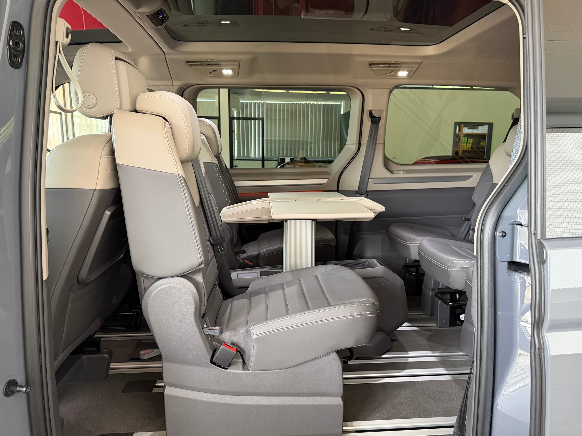 VW Multivan 2.0 TSI 204 PS '' EDITION '' LEDER ''Life DSG Lang-image-14