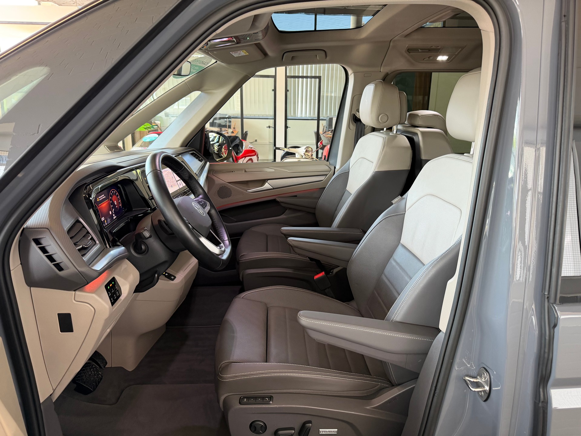 VW Multivan 2.0 TSI 204 PS '' EDITION '' LEDER ''Life DSG Lang-image-16