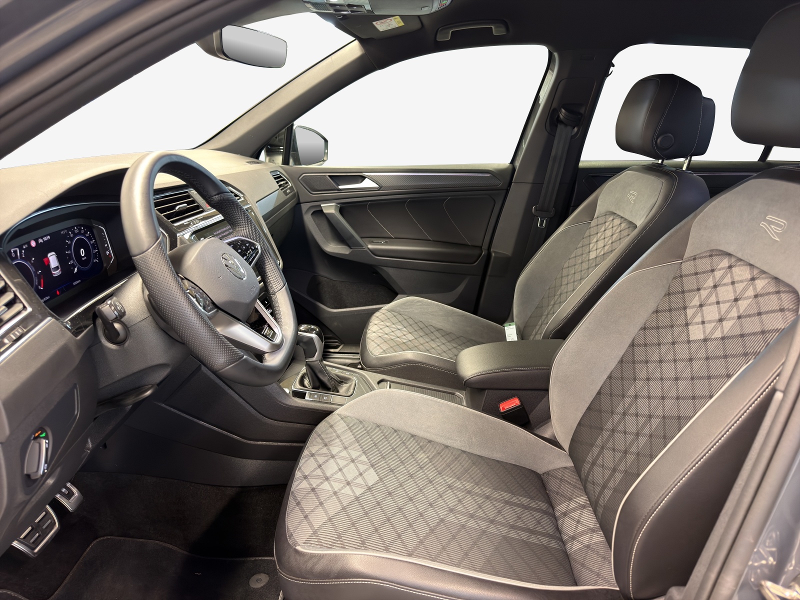 VW Tiguan 1.4TSI PHEV R-Line DSG-image-7