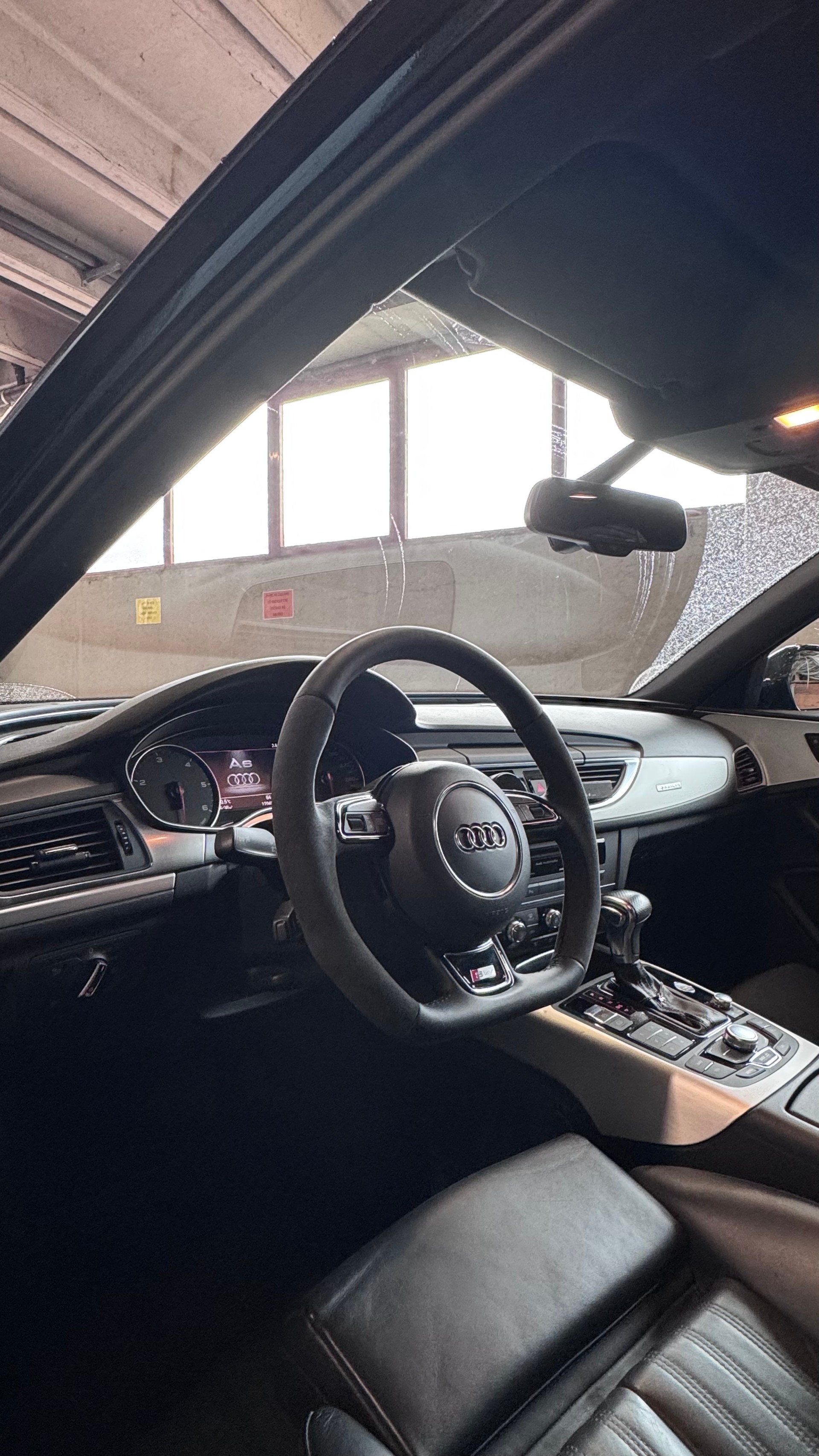 AUDI 3.0 TDI S-line-image-2