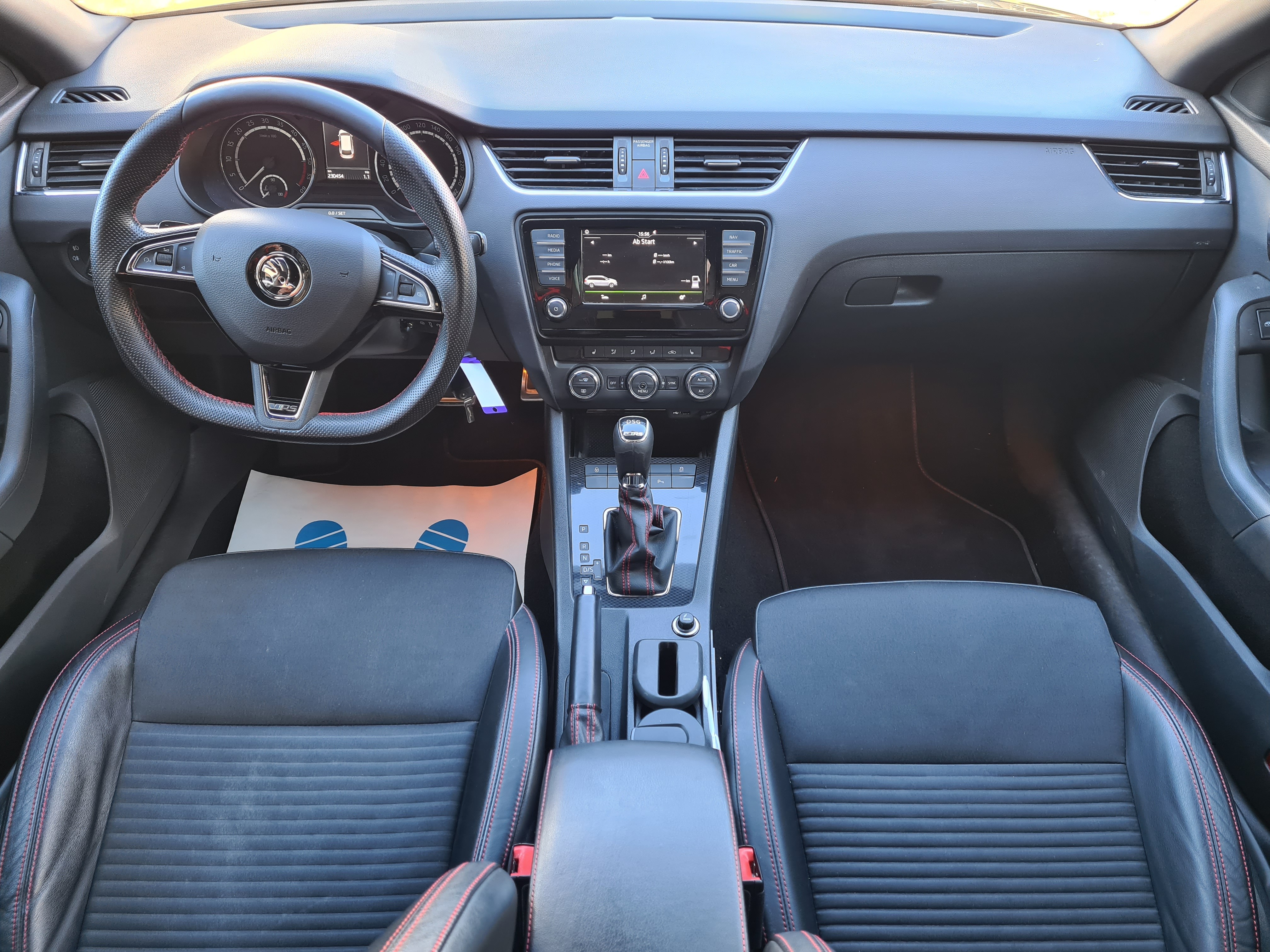 SKODA Octavia Combi 2.0 TDI RS DSG — slika 11