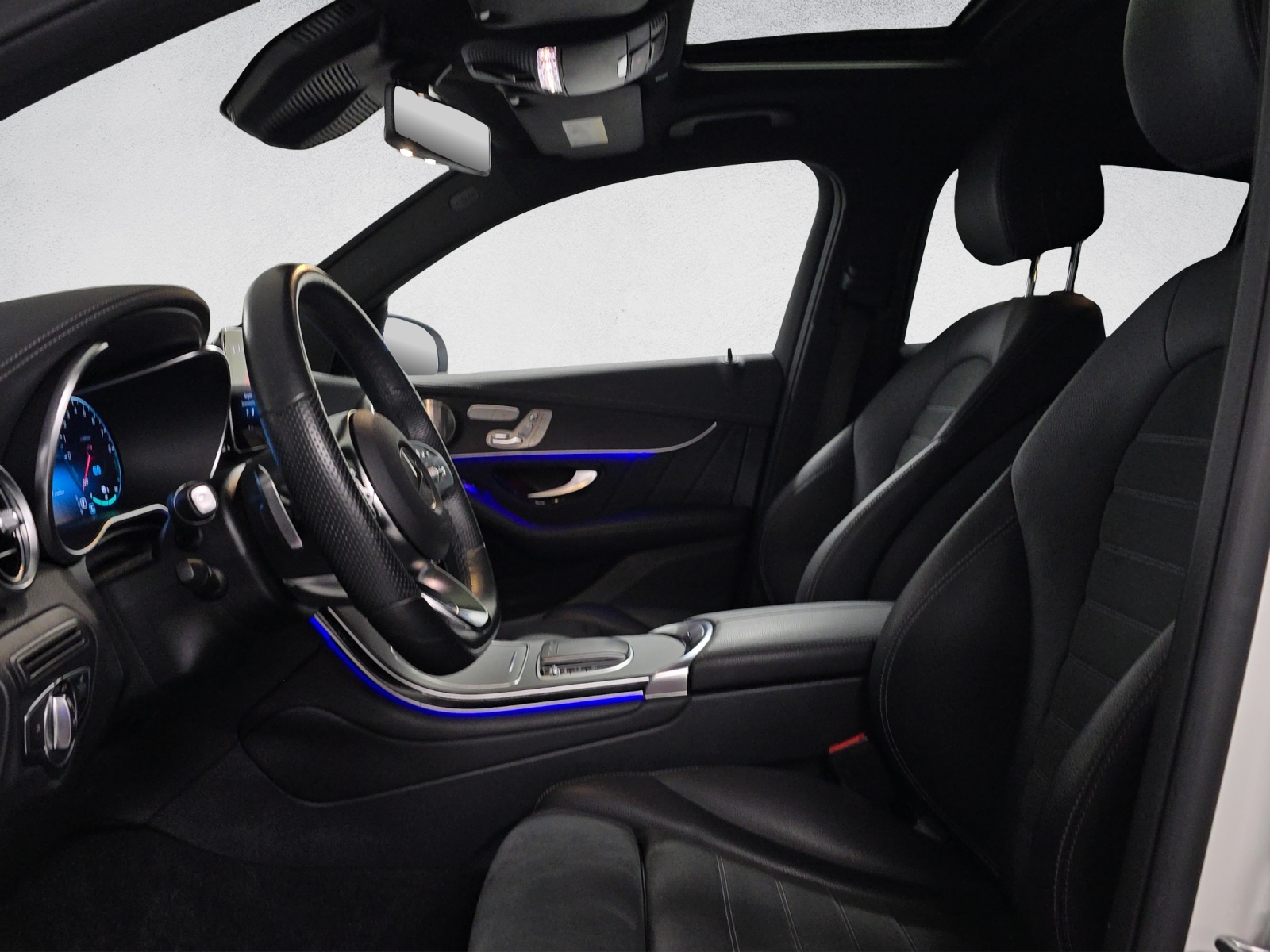 MERCEDES-BENZ GLC 300 e AMG Line 4Matic Coupé-image-10