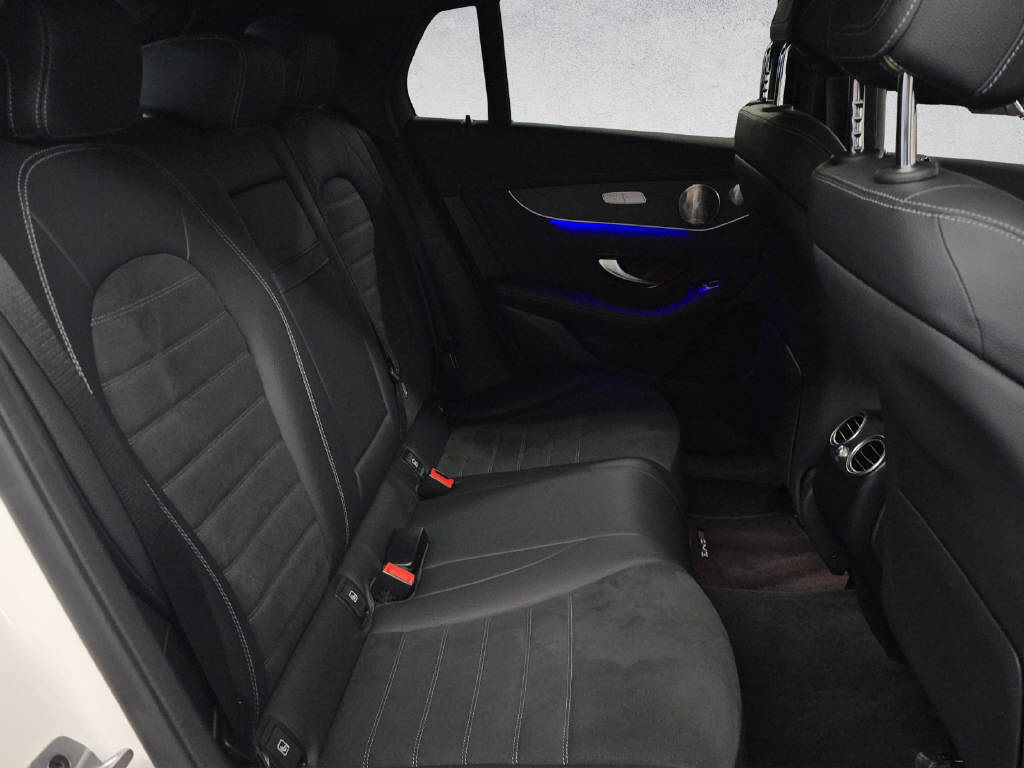 MERCEDES-BENZ GLC 300 e AMG Line 4Matic Coupé-image-12
