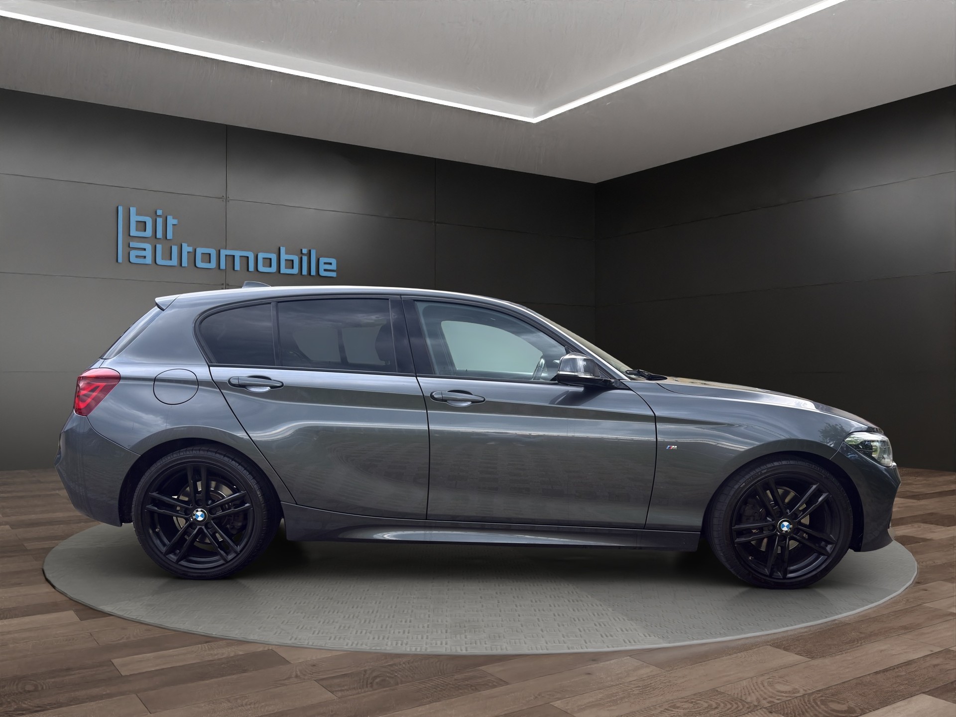 BMW BMW 125i Edition M Sport Steptronic-image-7