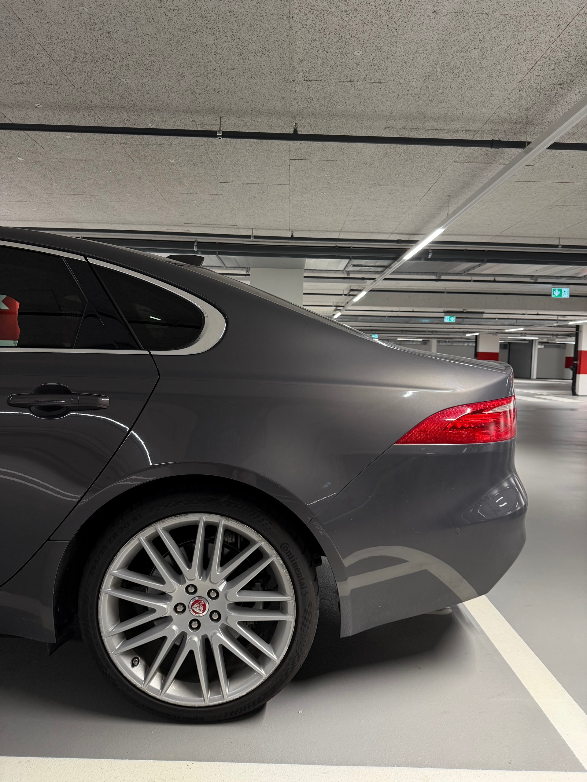 JAGUAR 3.0 V6 S/C Portfolio AWD-image-3