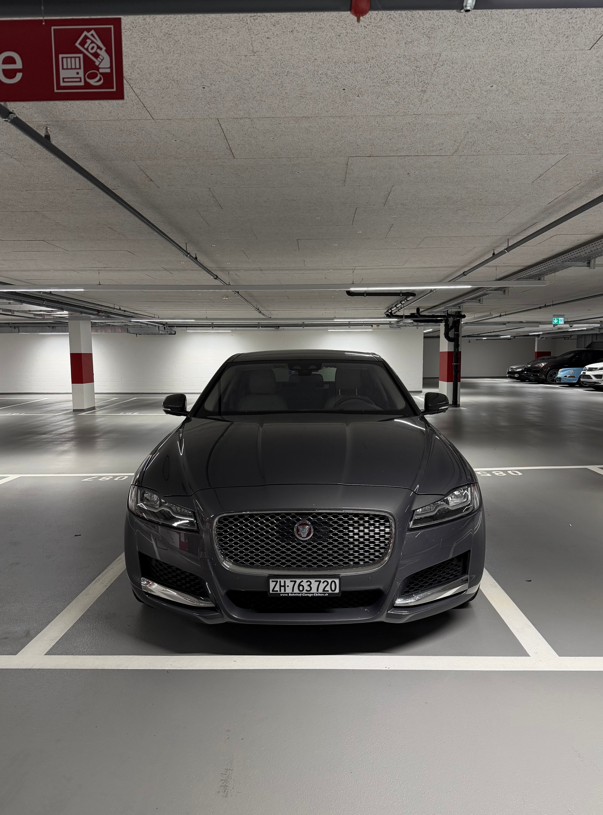 JAGUAR 3.0 V6 S/C Portfolio AWD-image-1
