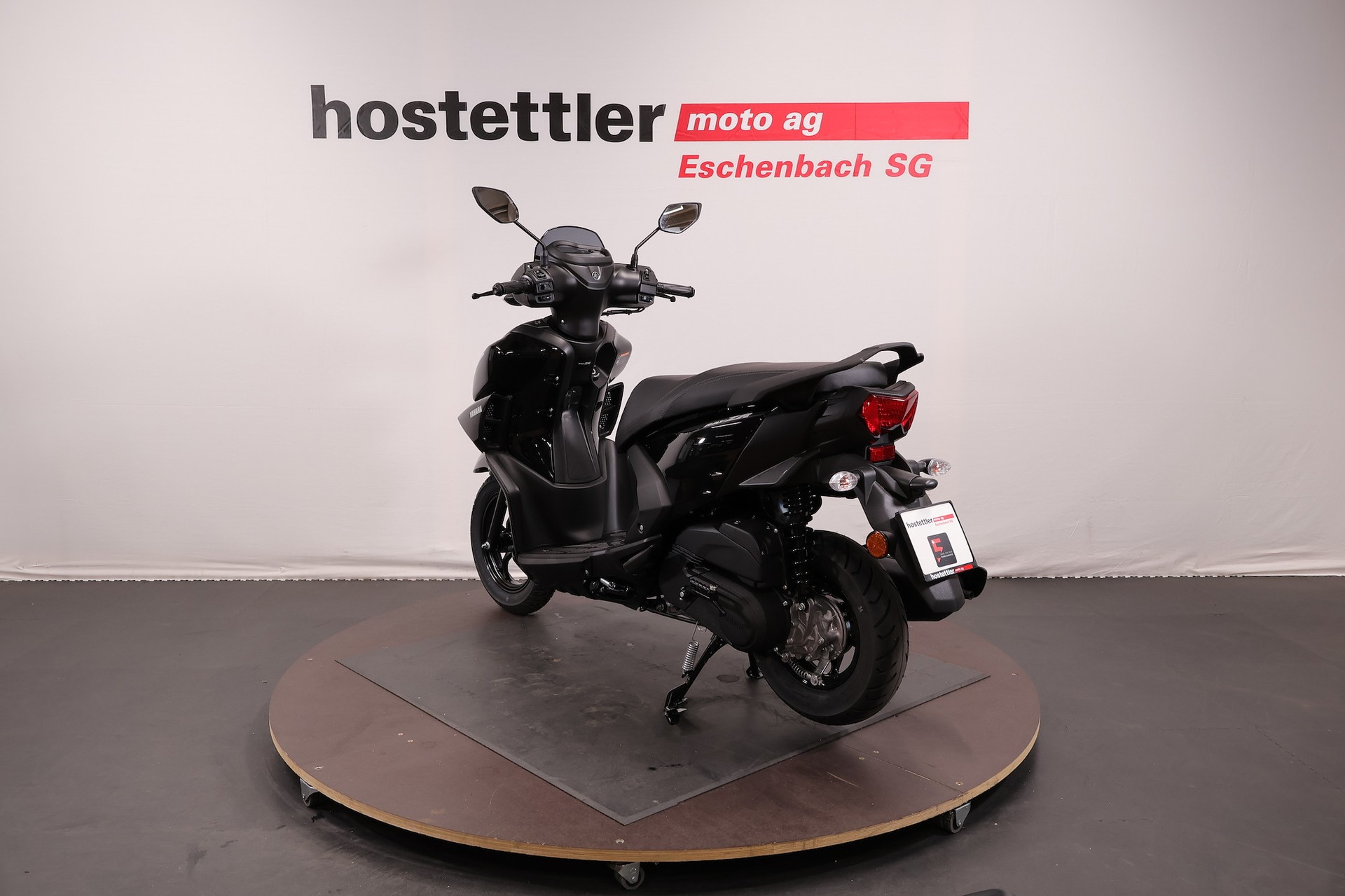 YAMAHA RayZR-showroom-element-3