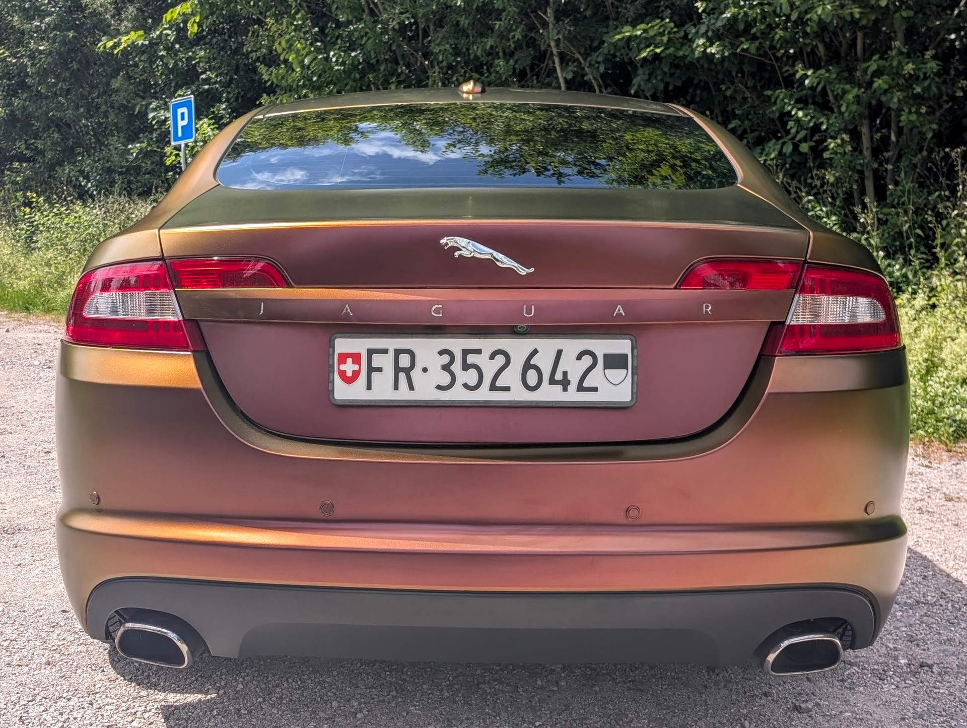JAGUAR 5.0 V8 Portfolio-image-1