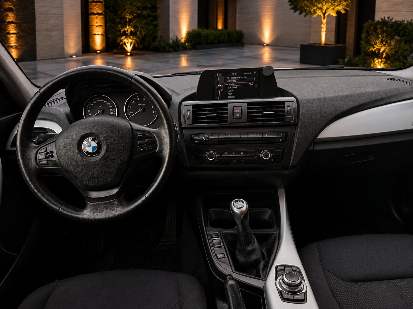 BMW 114i Business-image-3