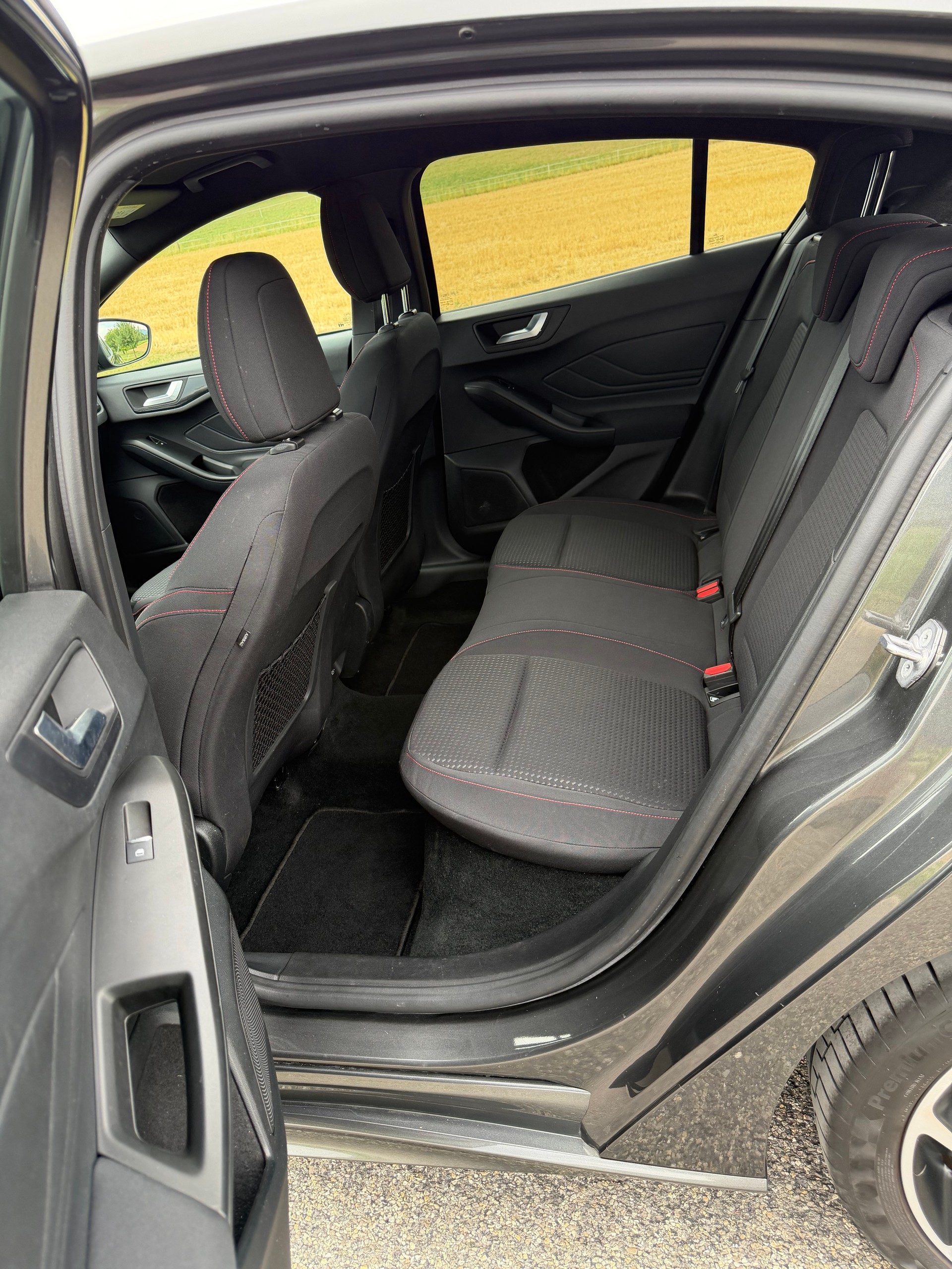 FORD Focus 1.5 SCTi ST Line-image-11