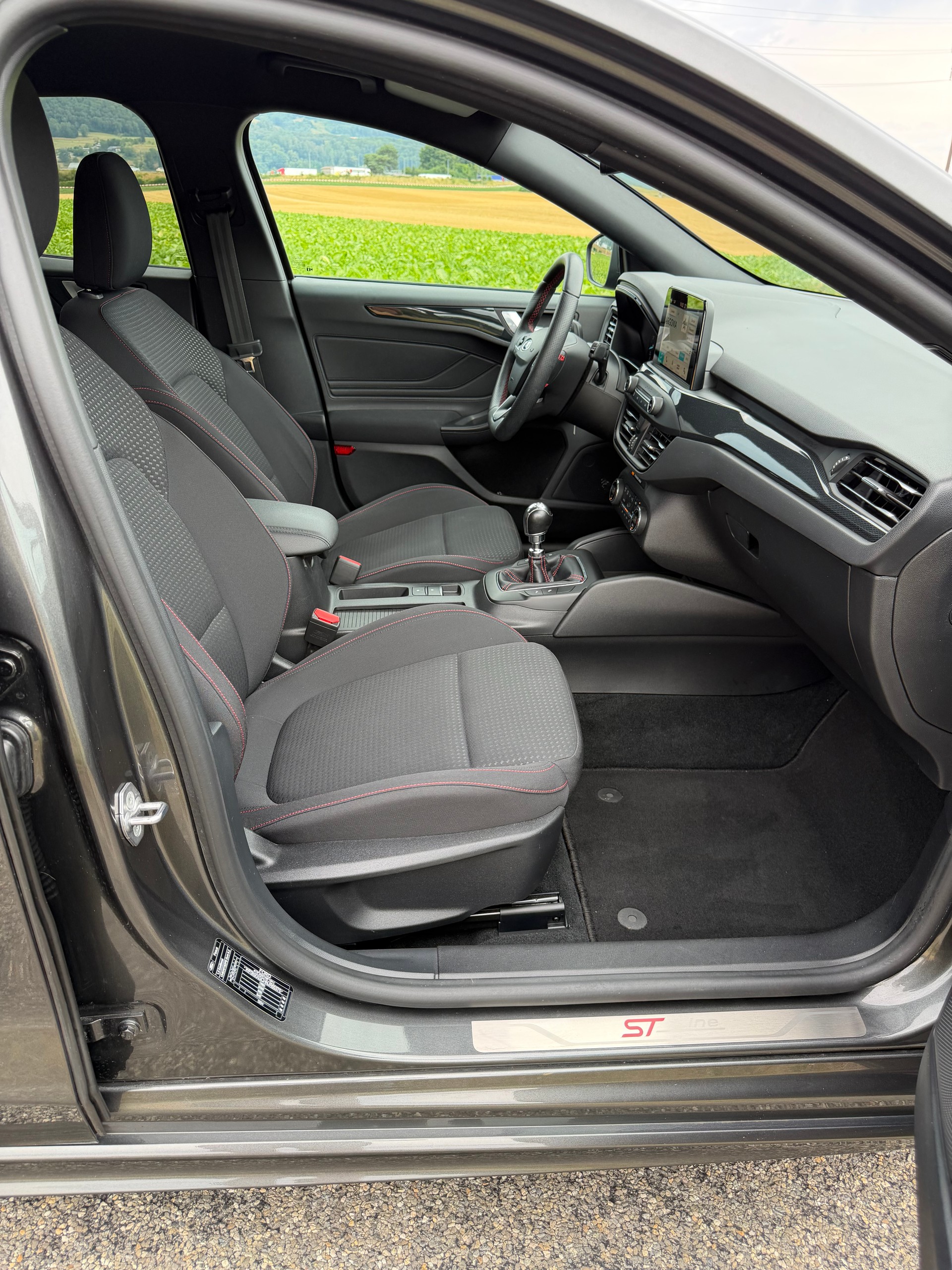 FORD Focus 1.5 SCTi ST Line-image-12