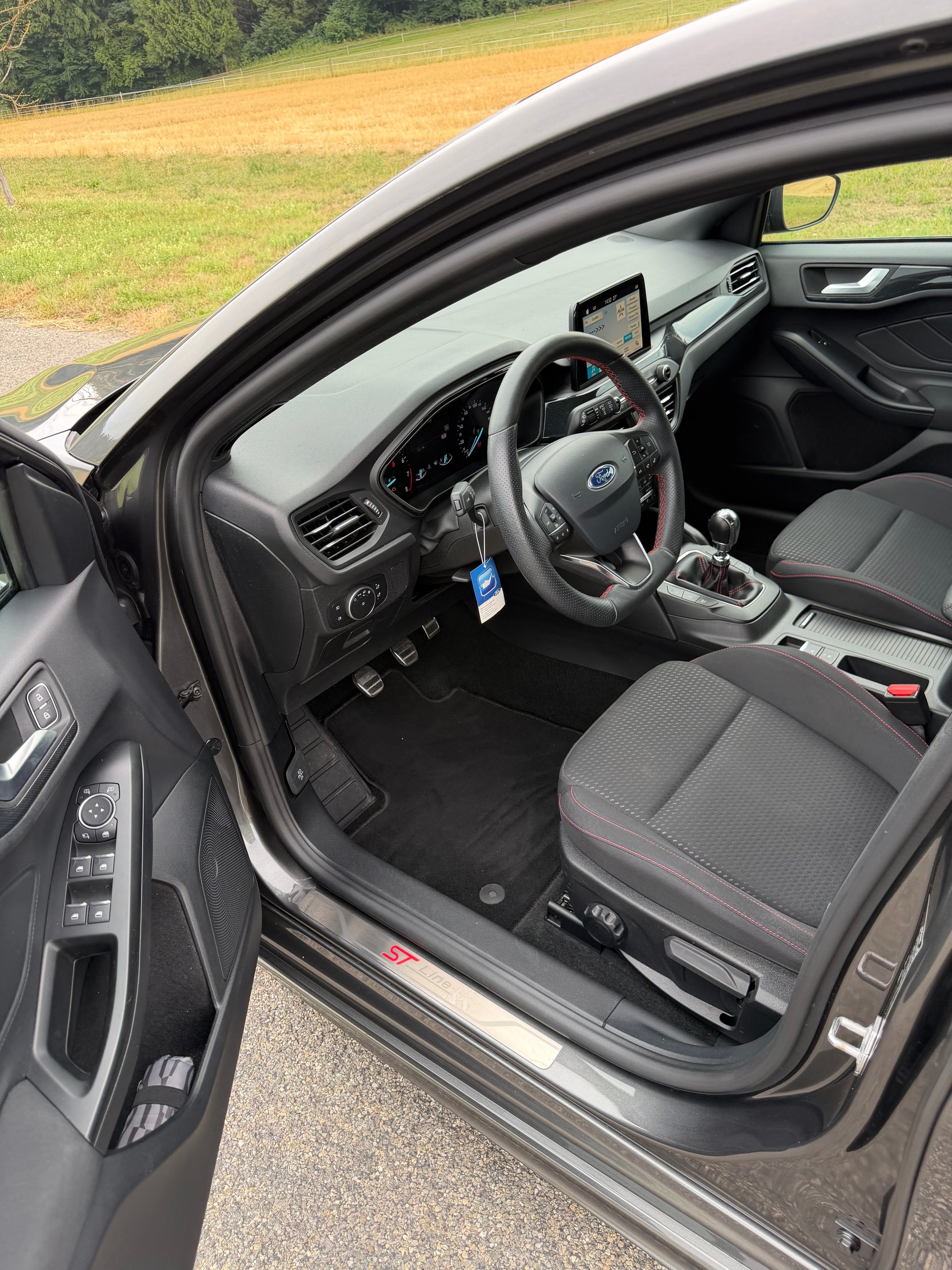 FORD Focus 1.5 SCTi ST Line-image-10