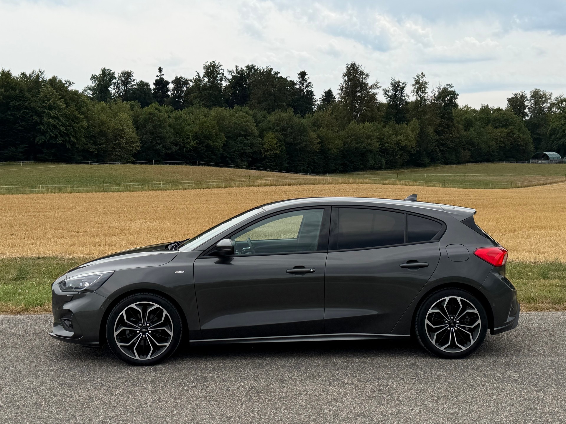 FORD Focus 1.5 SCTi ST Line-image-1
