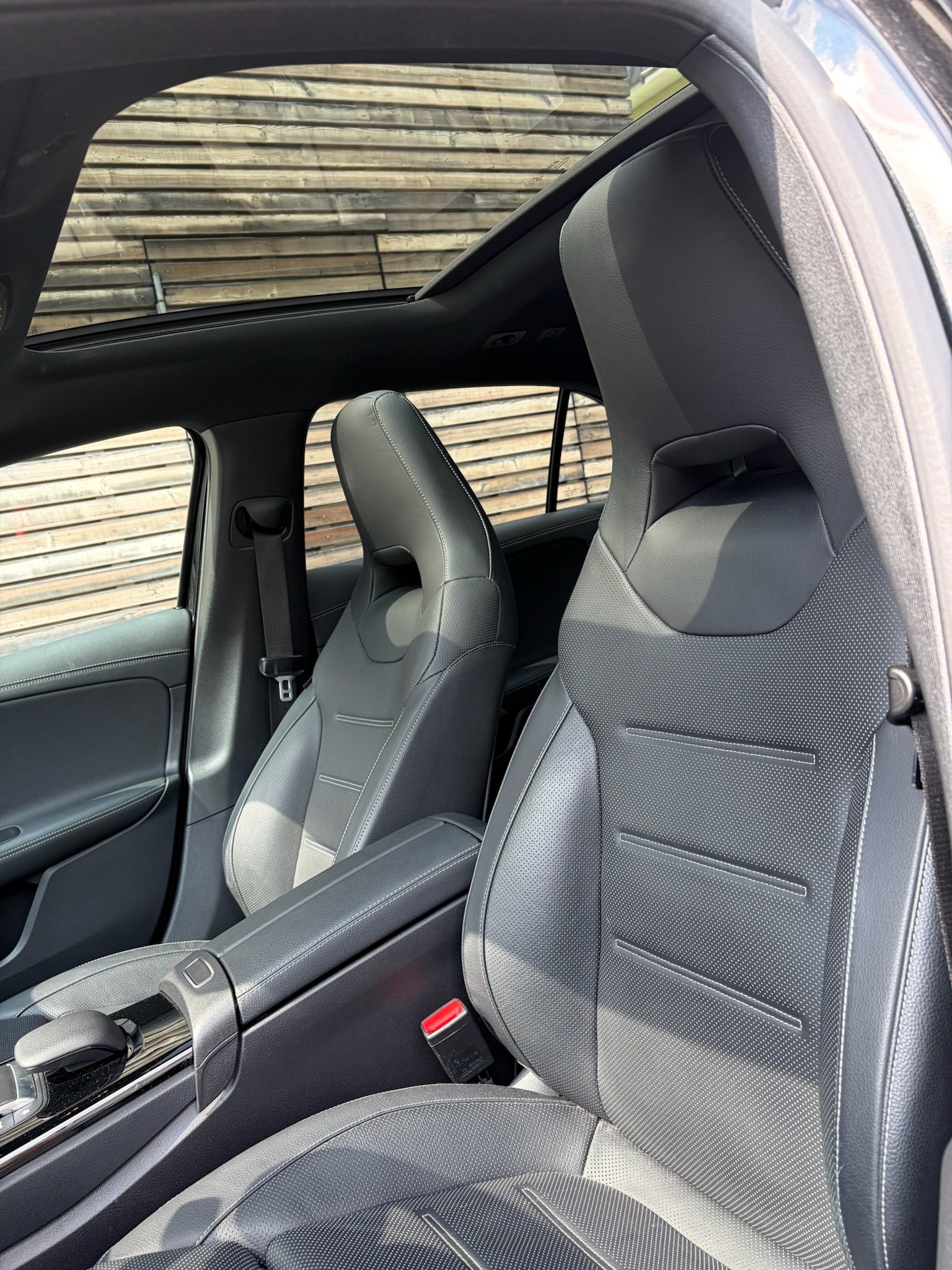 MERCEDES-BENZ A 220 d AMG Line 4m-image-3