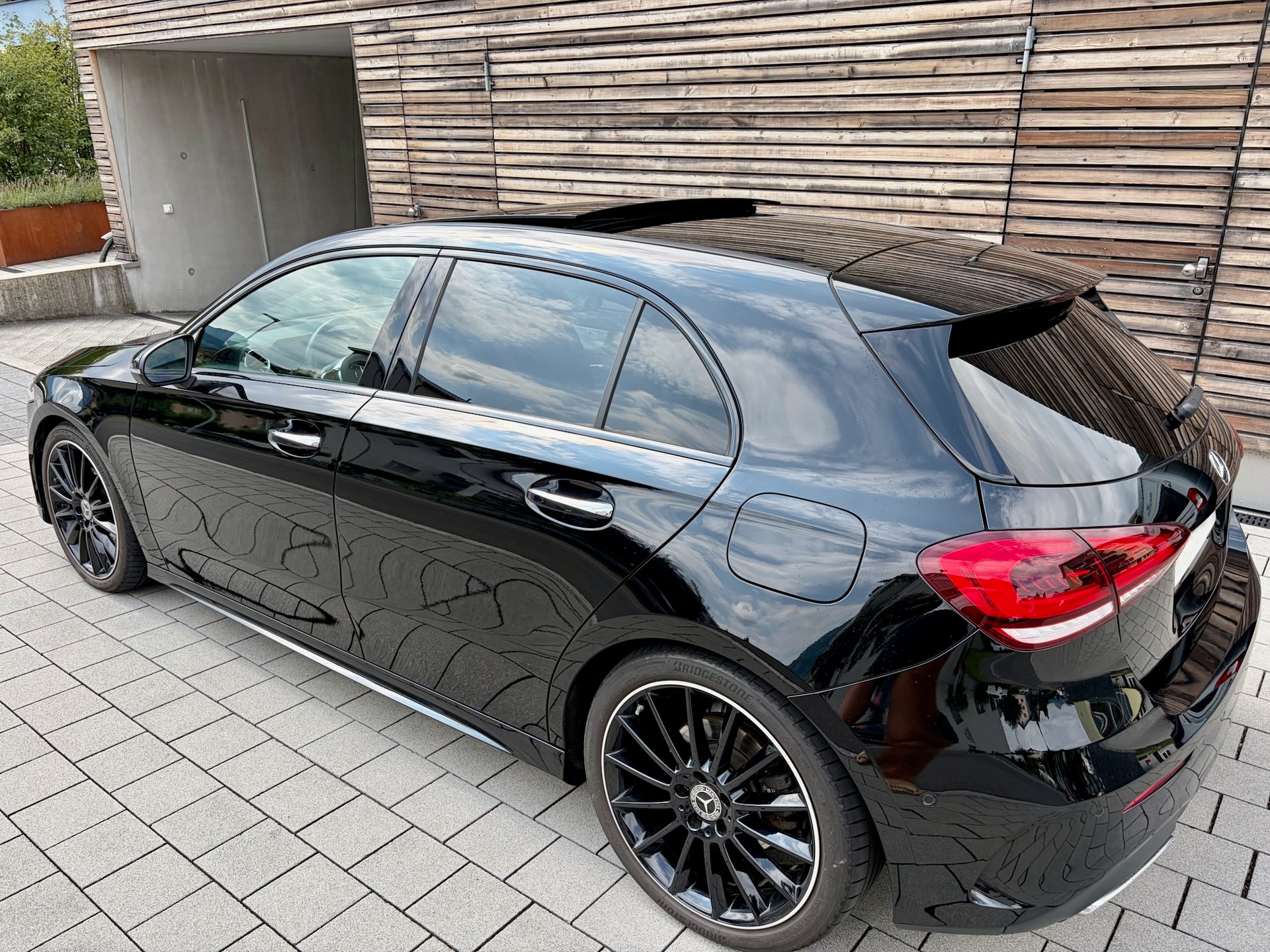 MERCEDES-BENZ A 220 d AMG Line 4m-image-1