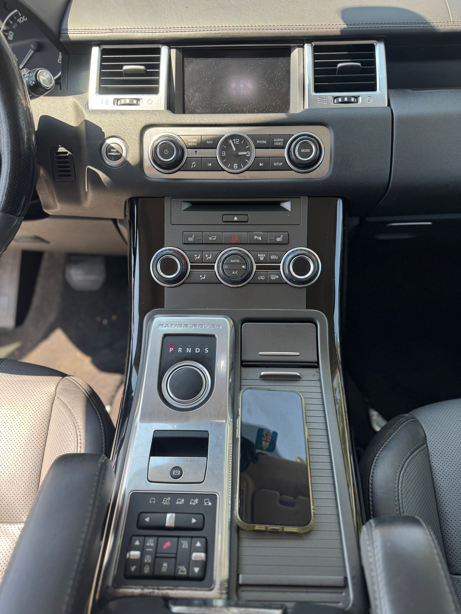 LAND ROVER 3.0 SDV6 Autobiography-image-4