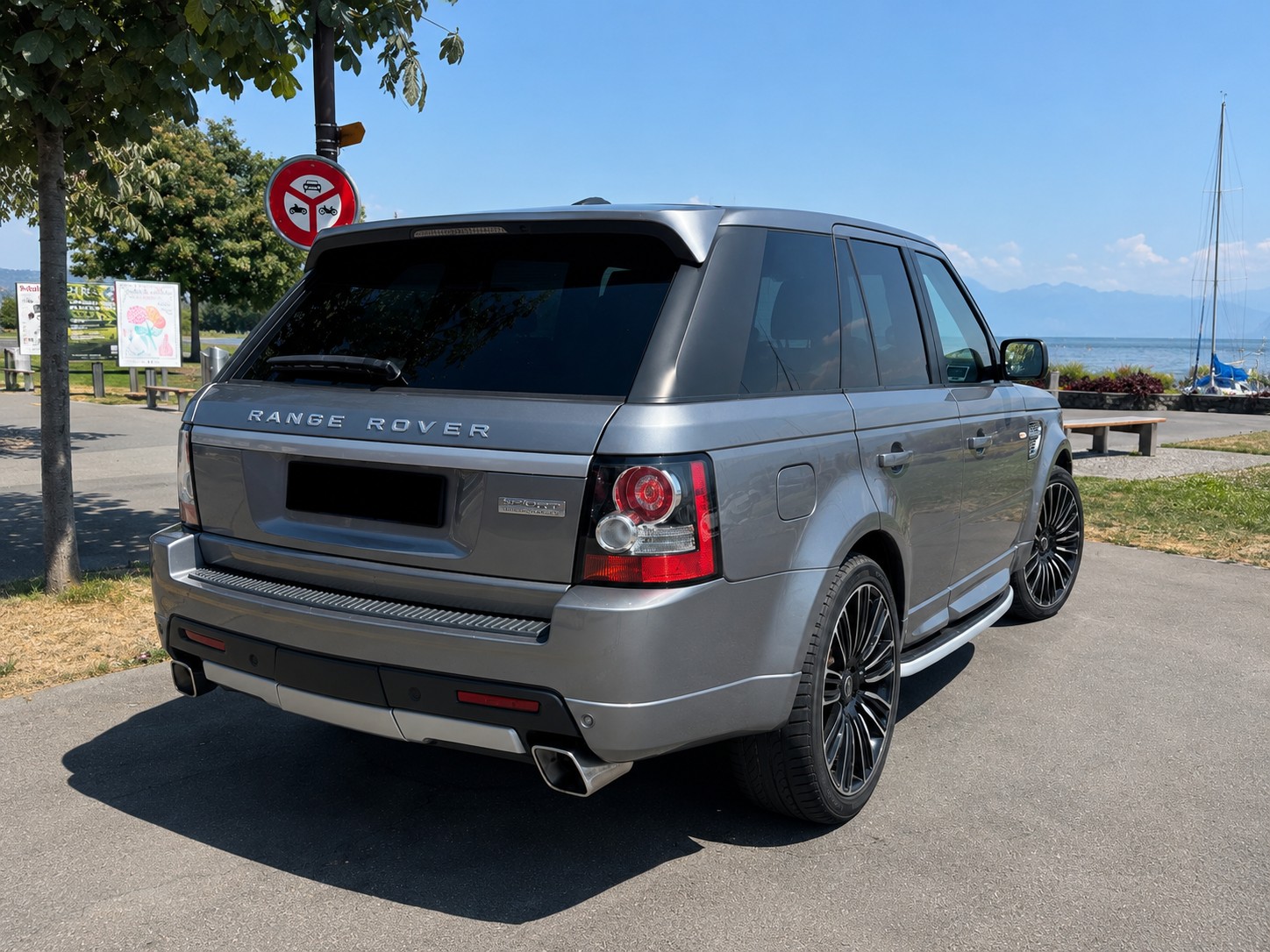LAND ROVER 3.0 SDV6 Autobiography-image-1