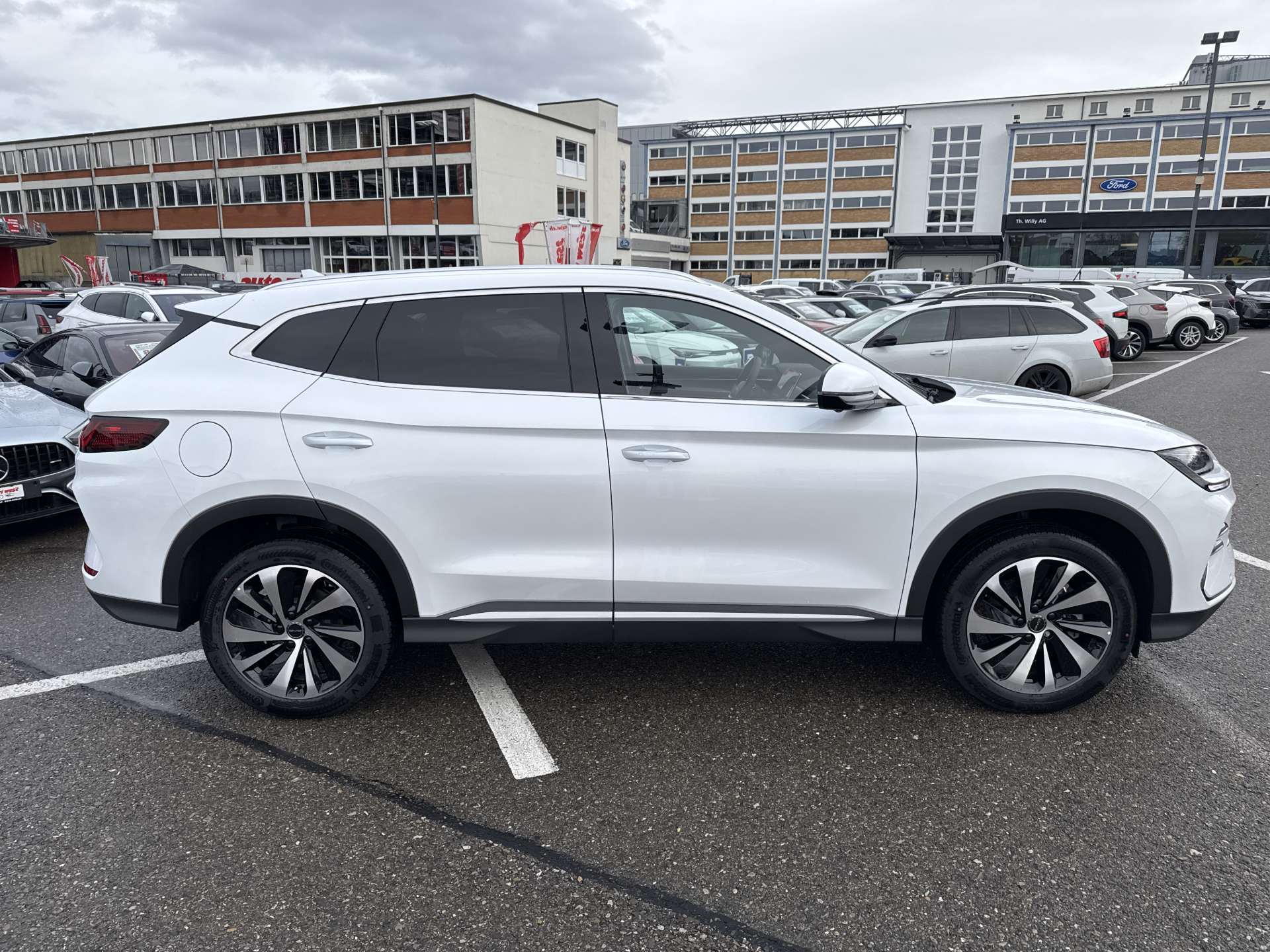 BYD Seal U DM-i PHEV Design AWD 324PS Automat-image-9