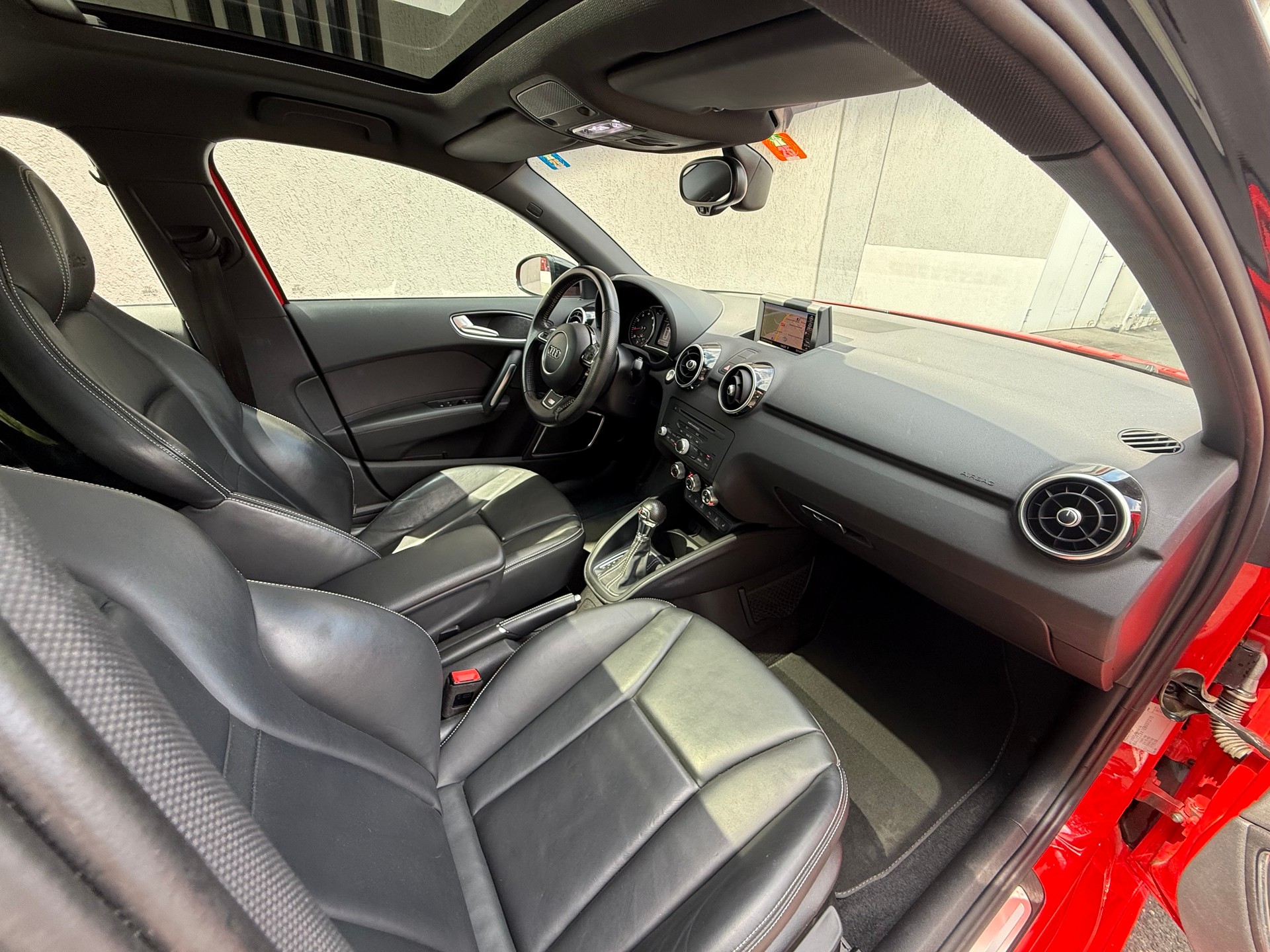 AUDI A1 Sportback Sport 1.4 TFSI Ambition S-tronic-image-12