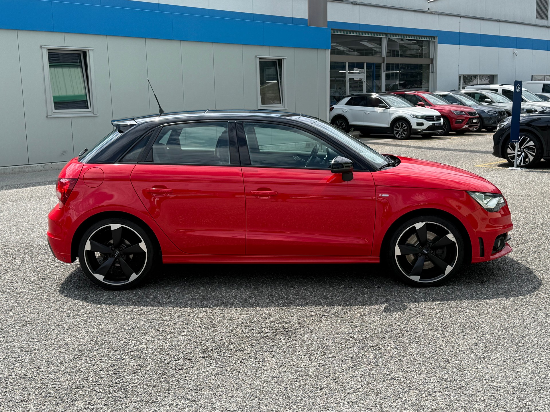 AUDI A1 Sportback Sport 1.4 TFSI Ambition S-tronic-image-3
