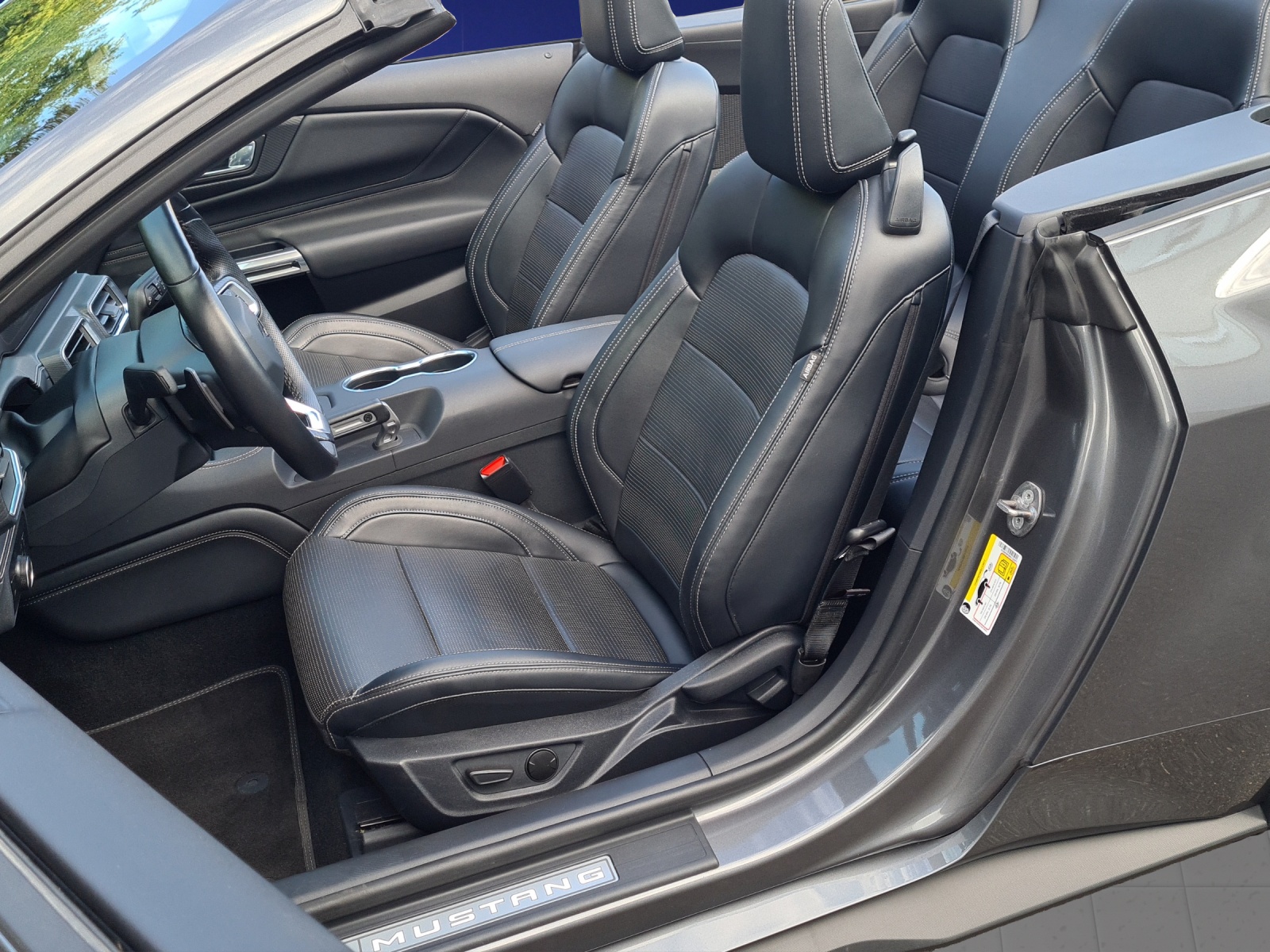 FORD Mustang GT Convertible 5.0i-V8 AUTOMAT-image-9