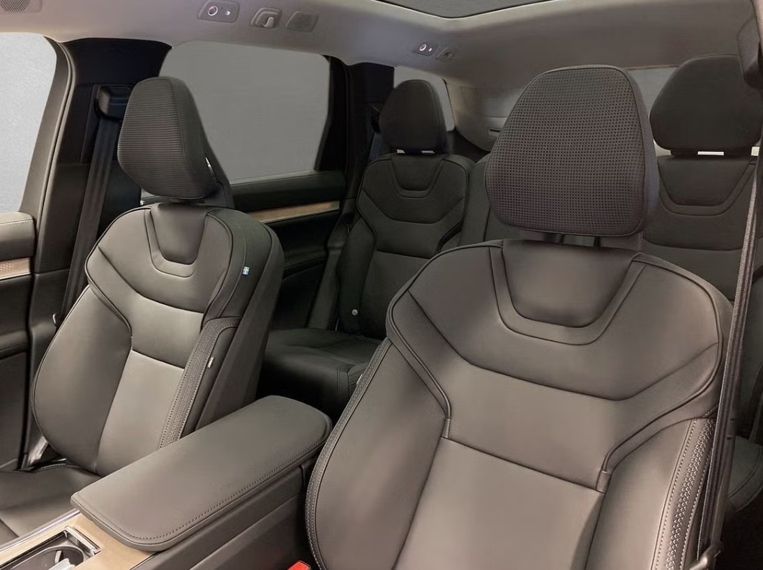 VOLVO EX90 Twin Performance 111 kWh Ultra AWD - 7 Sitzer-image-2