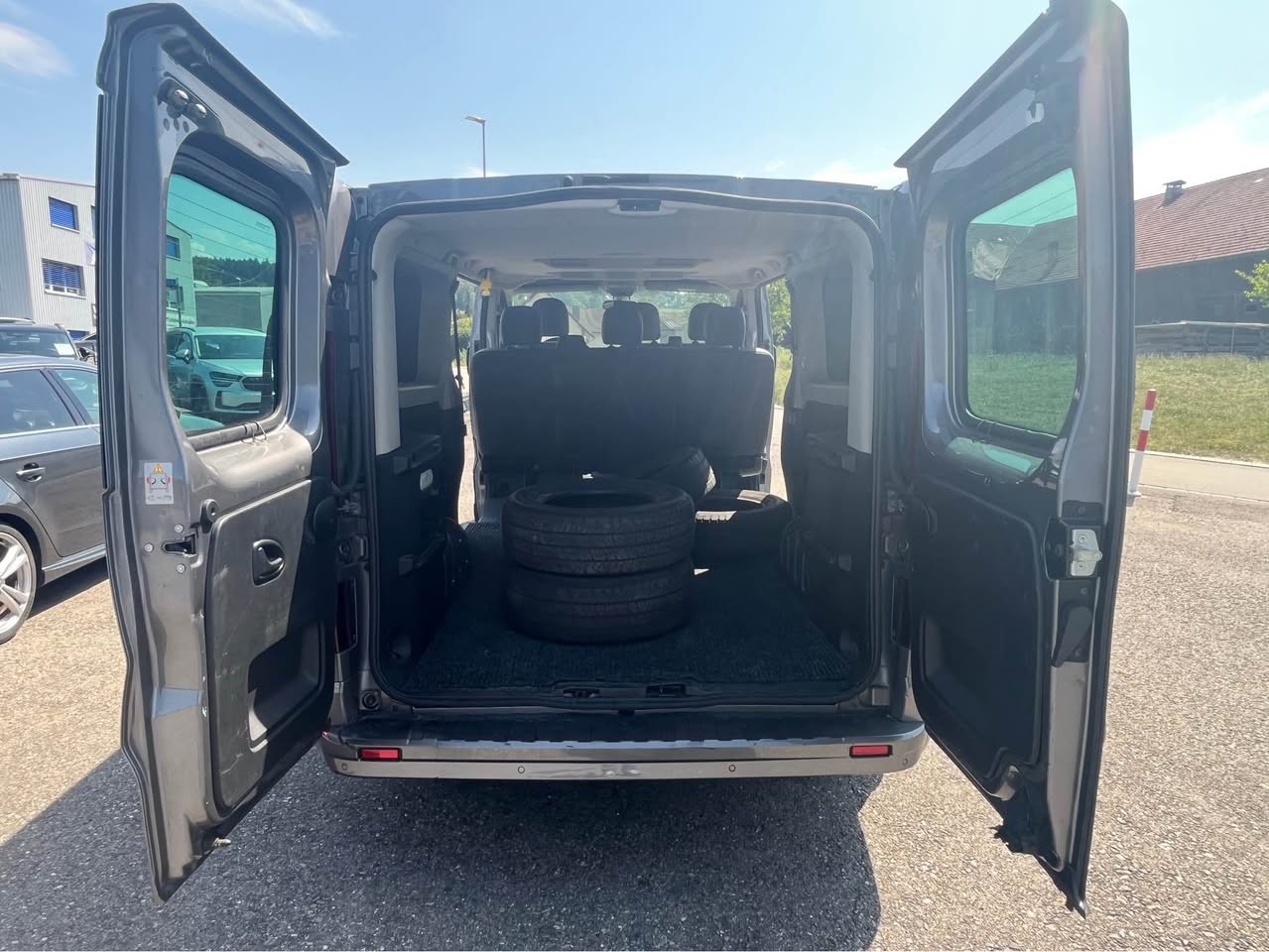 OPEL Vivaro 1.6 CDTI Combi+ 2.7t L1H1-image-13